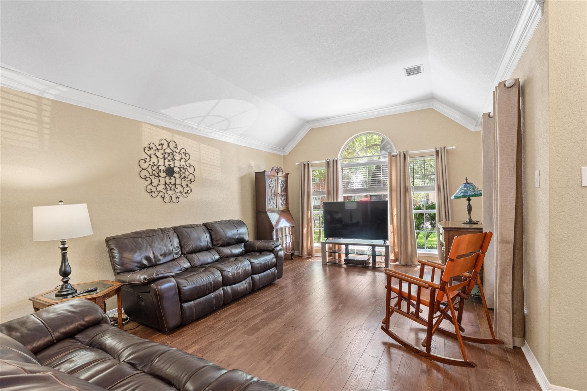 1208  Brophy Dr, photo 5