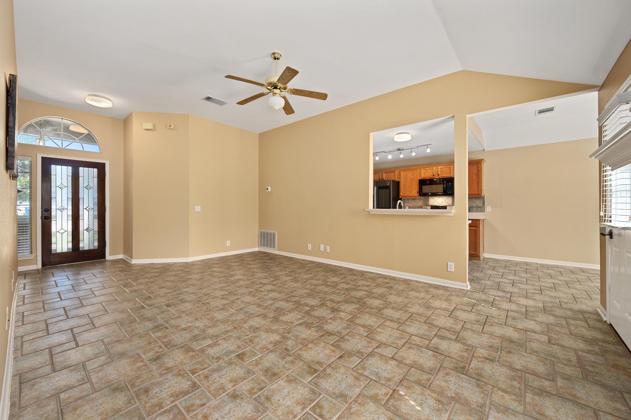600  Sparkling Brook Ln, photo 8