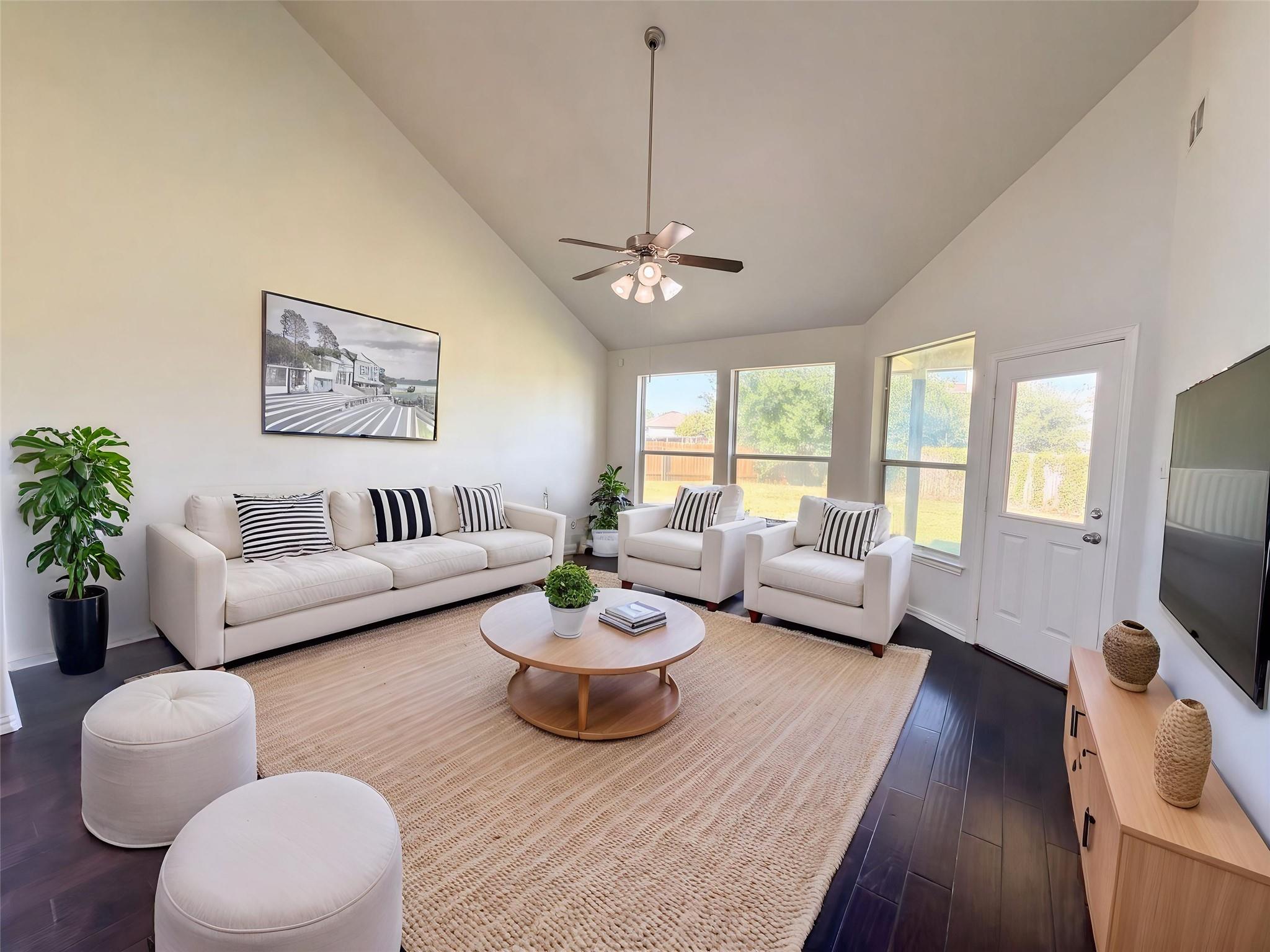 234  Wells Bnd, photo 8