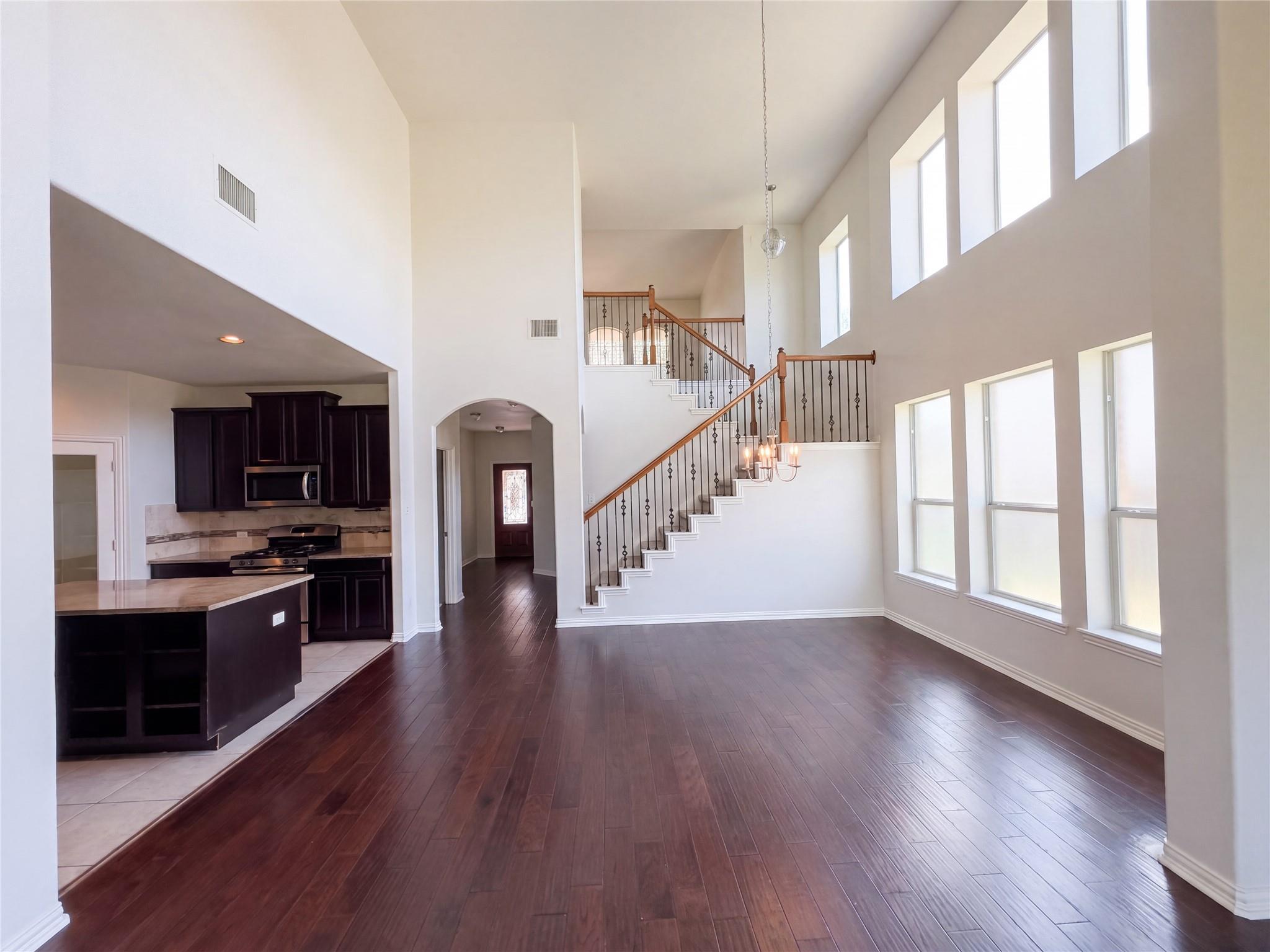 234  Wells Bnd, photo 9