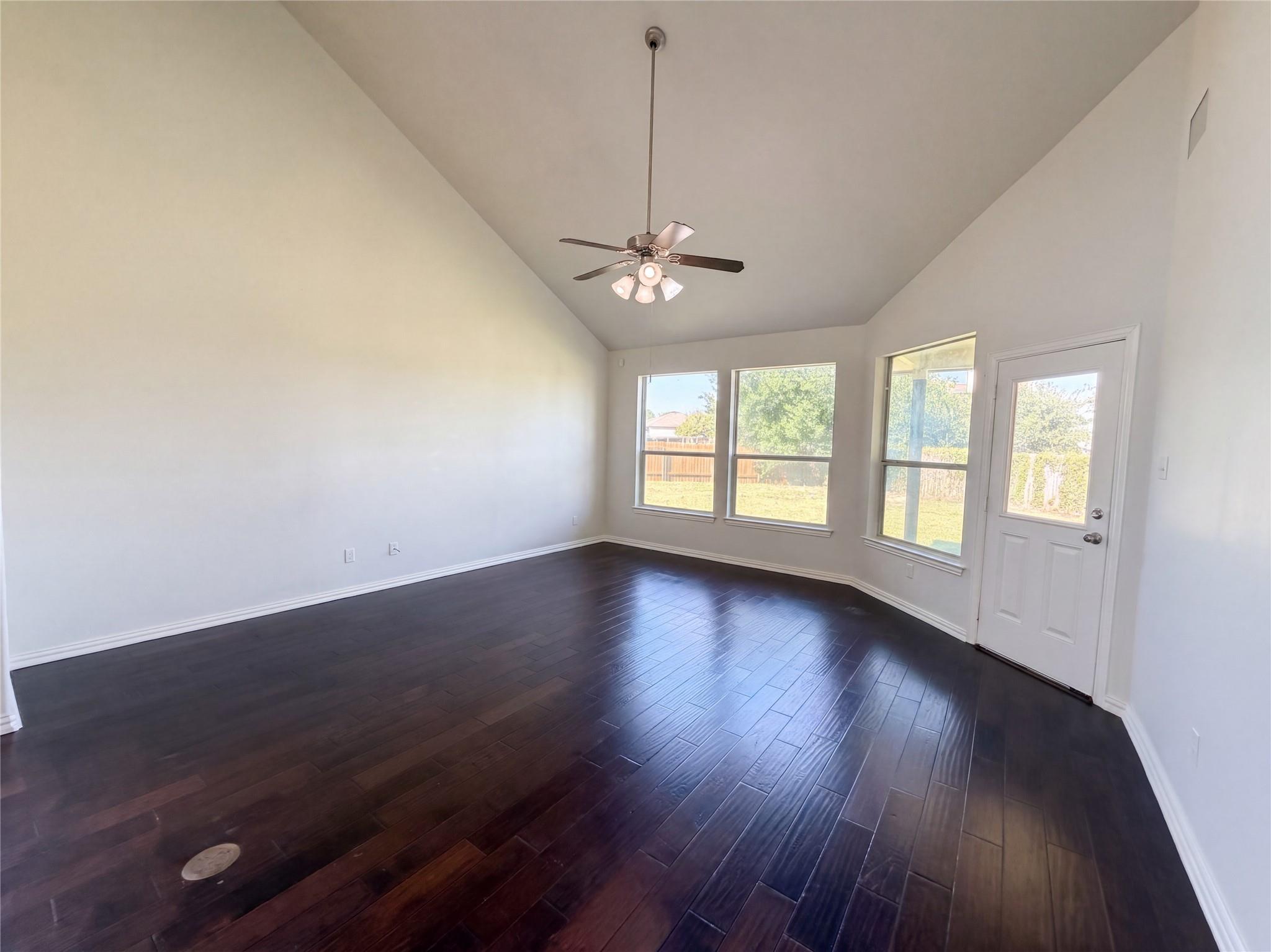 234  Wells Bnd, photo 10