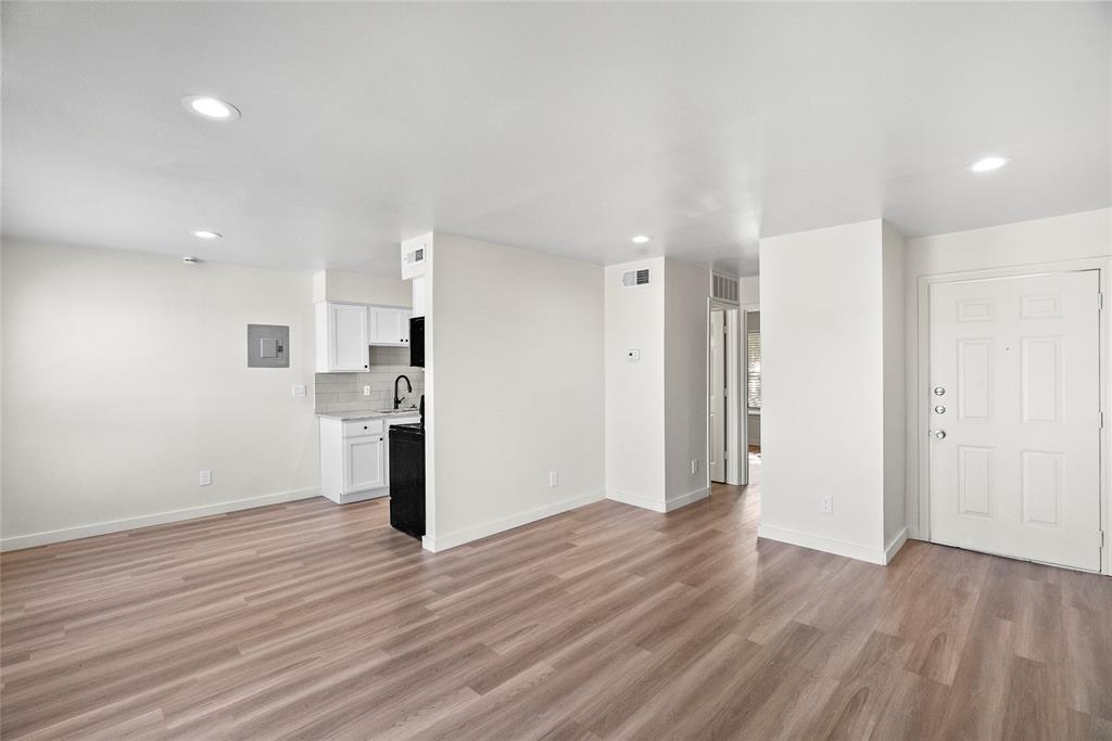 3819  Southway Dr  #211, photo 2