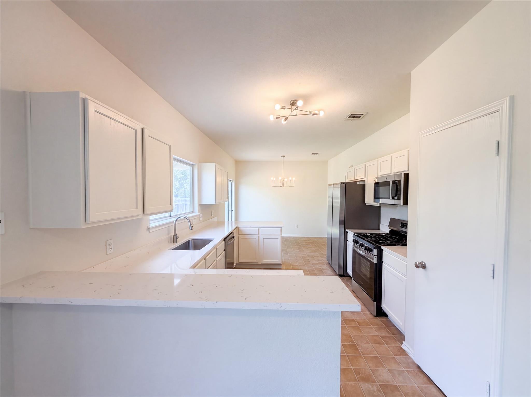 710  Encanto Dr, photo 2