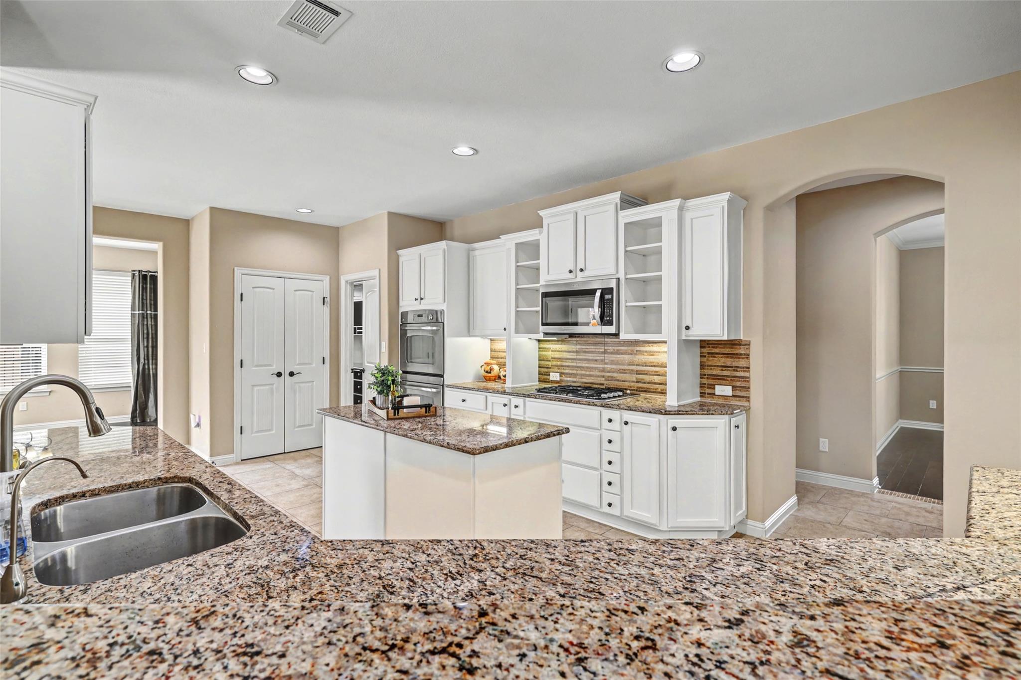 1813  Harvest Dance Dr, photo 9