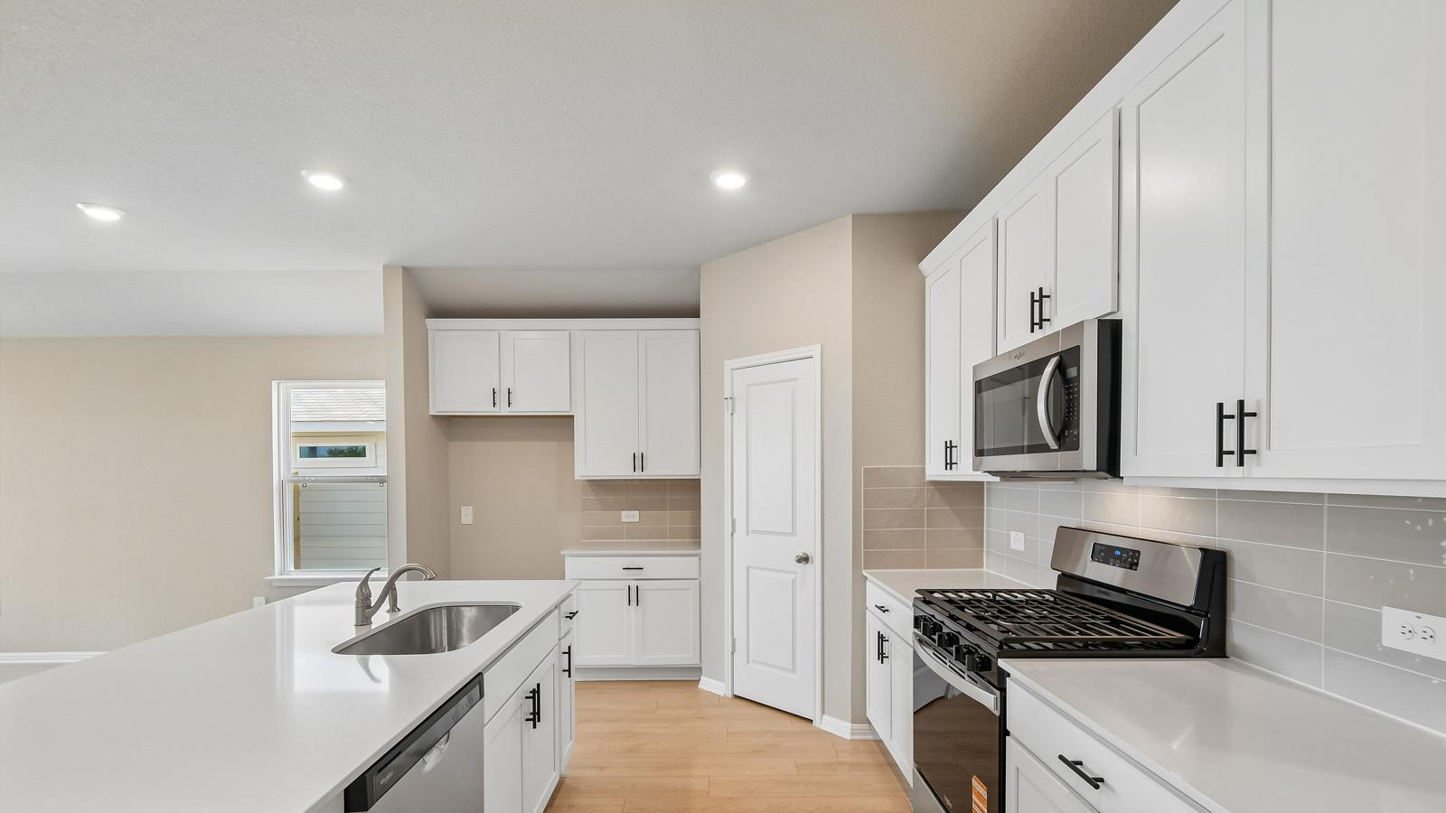 13709  Carper Dr, photo 6