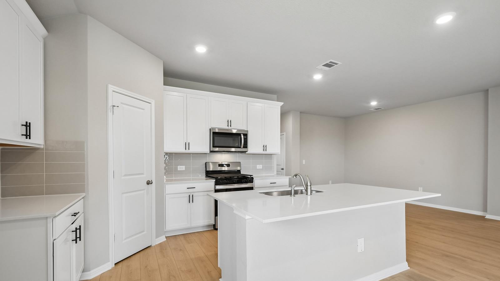 13709  Carper Dr, photo 8