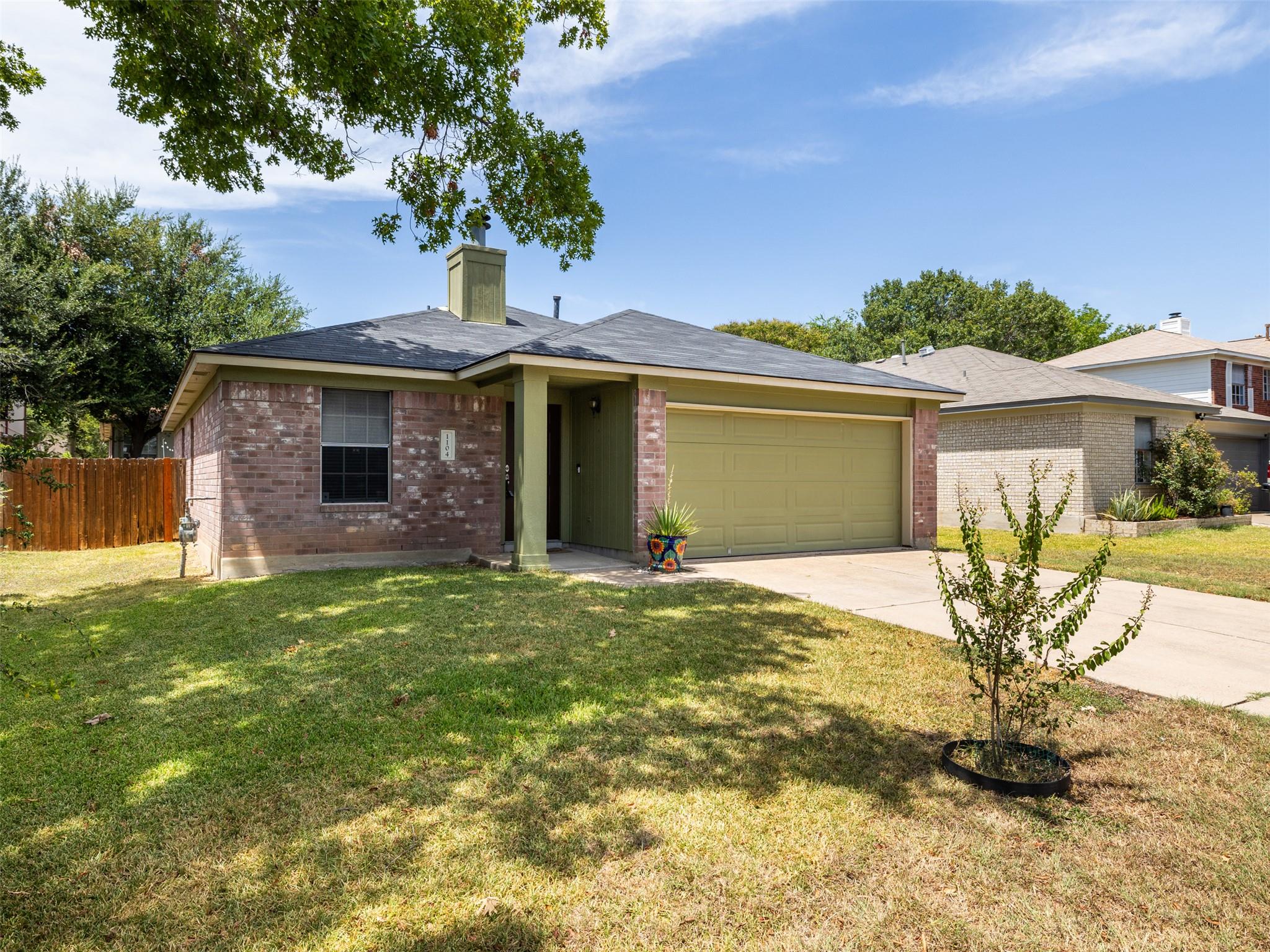 1104  Laurelleaf Dr, photo 3
