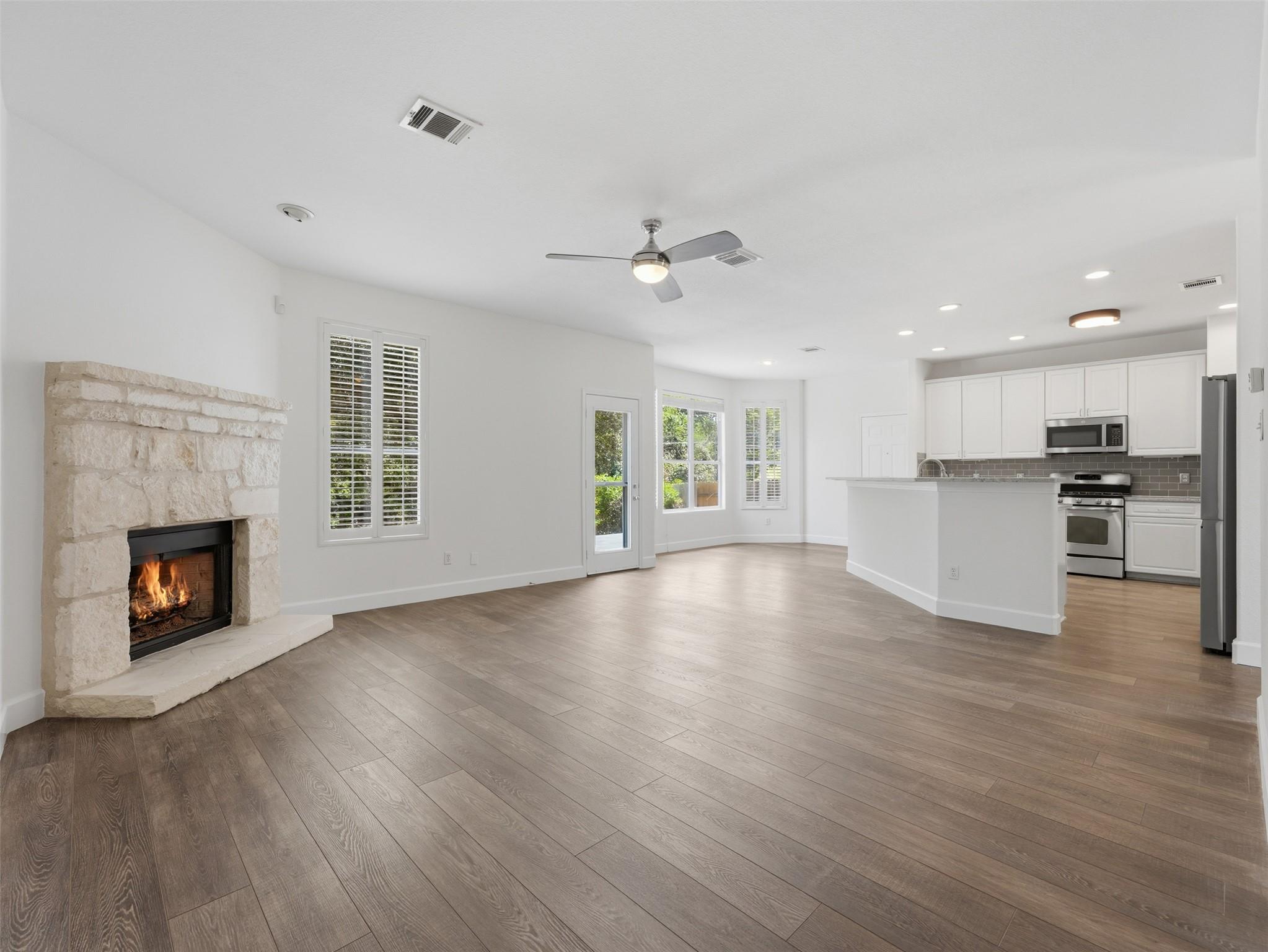 15207  Natural Spring Way, photo 2