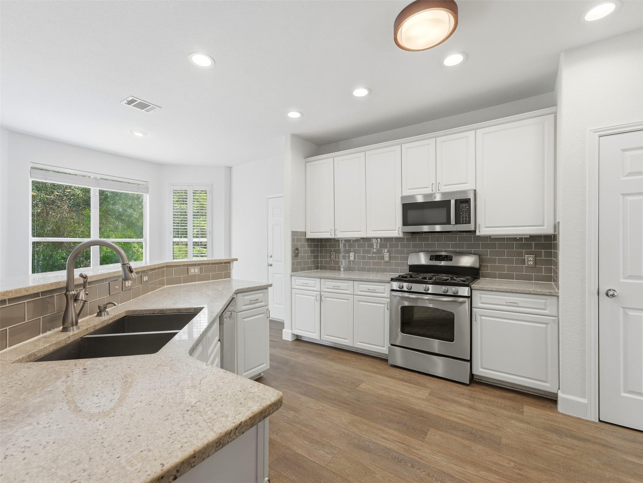 15207  Natural Spring Way, photo 3