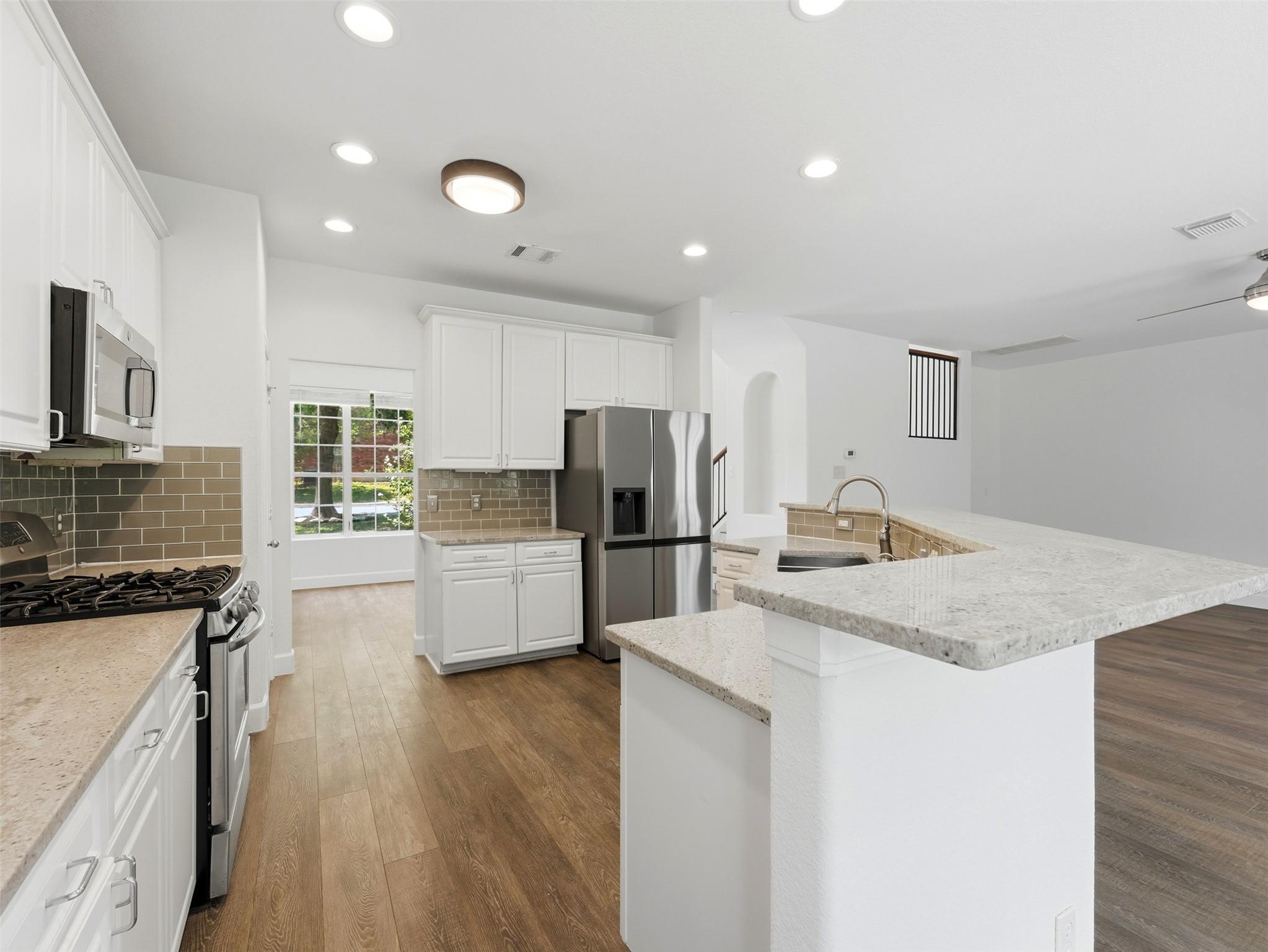 15207  Natural Spring Way, photo 9