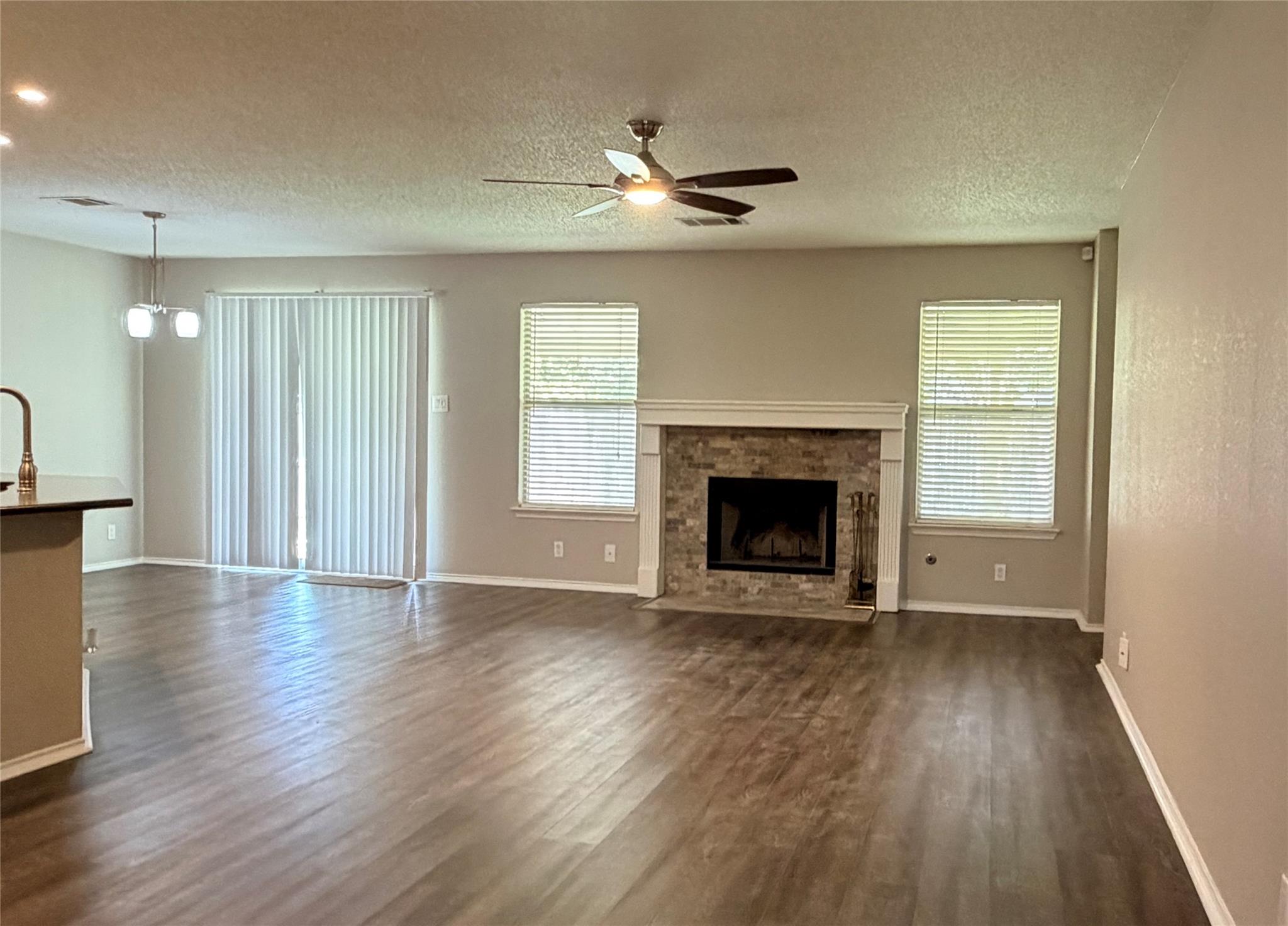 14906  Snelling Dr, photo 8