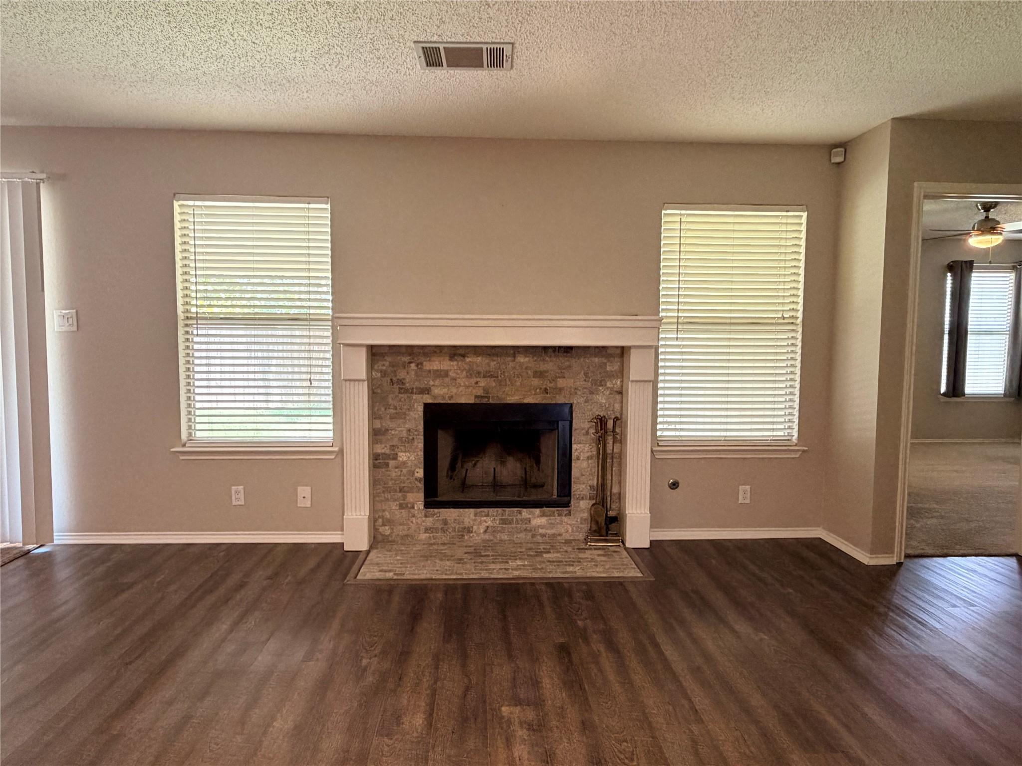 14906  Snelling Dr, photo 9