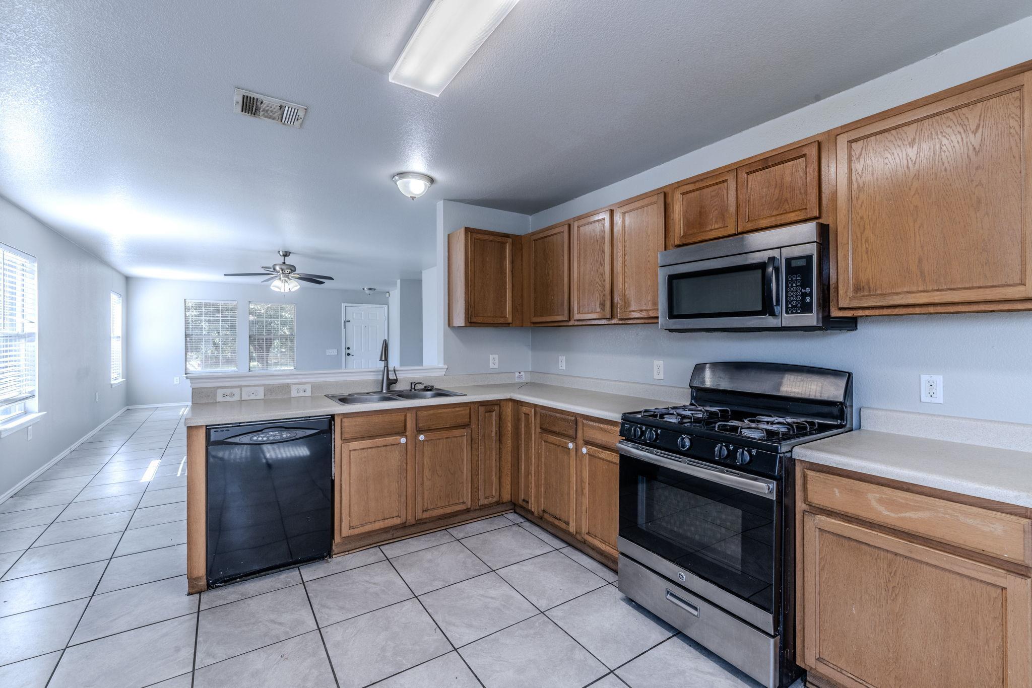 17808  Golden Valley Dr, photo 3