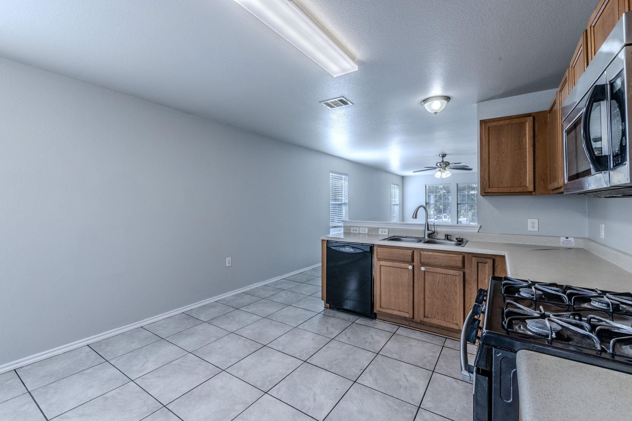 17808  Golden Valley Dr, photo 4