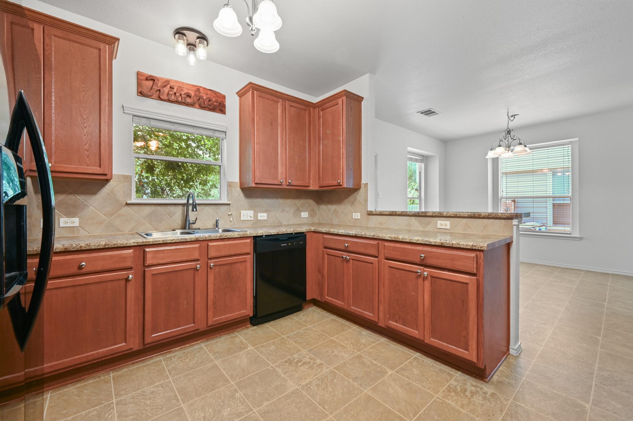 1606  Yoakum St  #254, photo 8