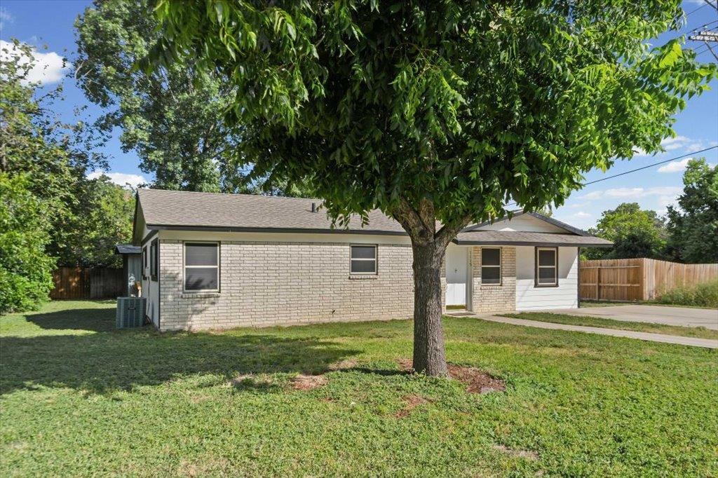 1115  Sycamore St, photo 2