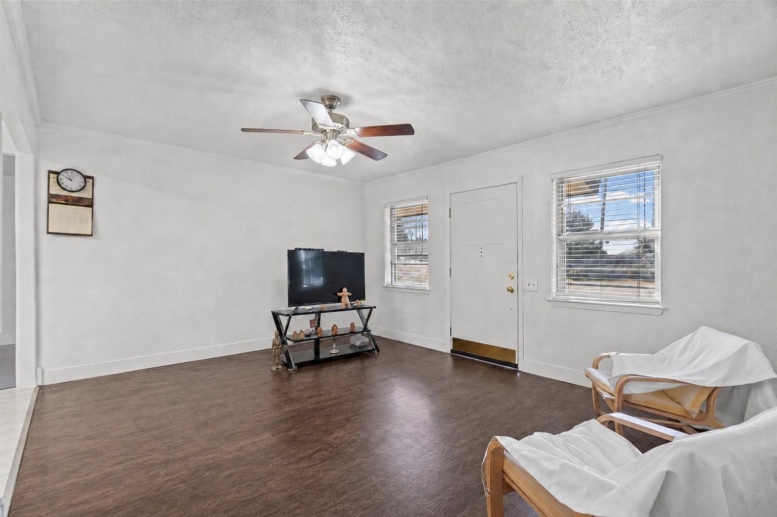 1115  Sycamore St, photo 4