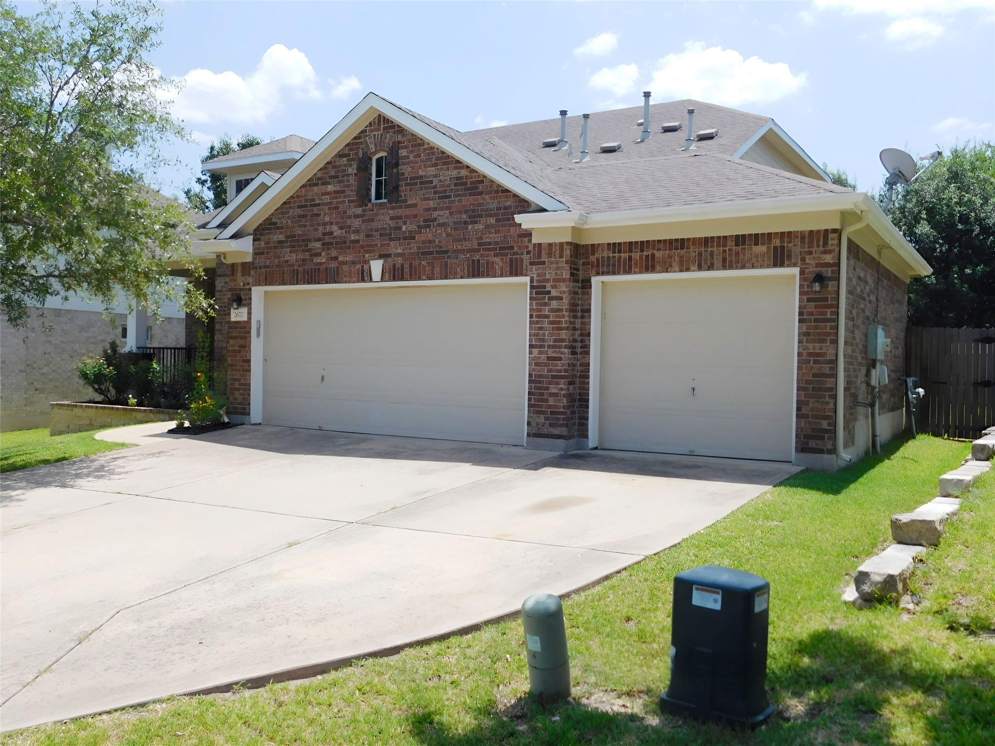 2670  RAVENWOOD Dr, photo 3