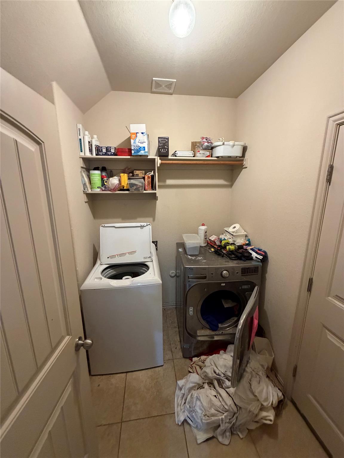 2328  Ambling Trl, photo 12