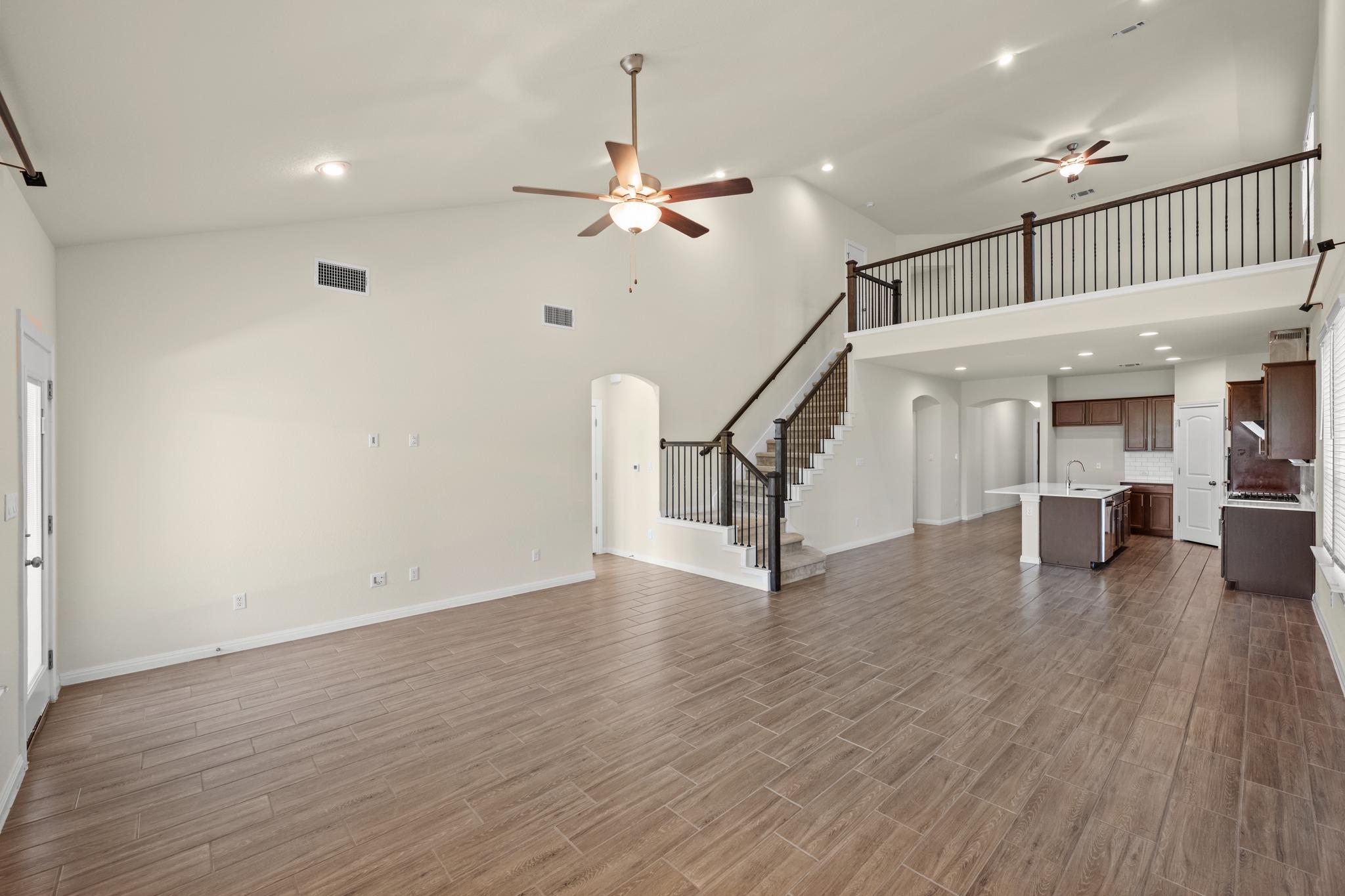 16011  Windroot St, photo 5