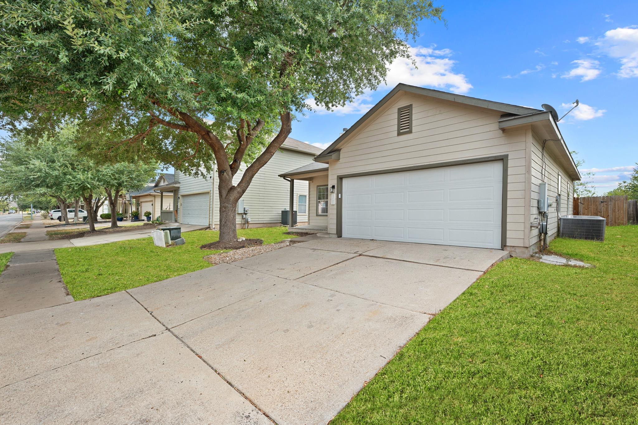 12103  Bastrop St, photo 3