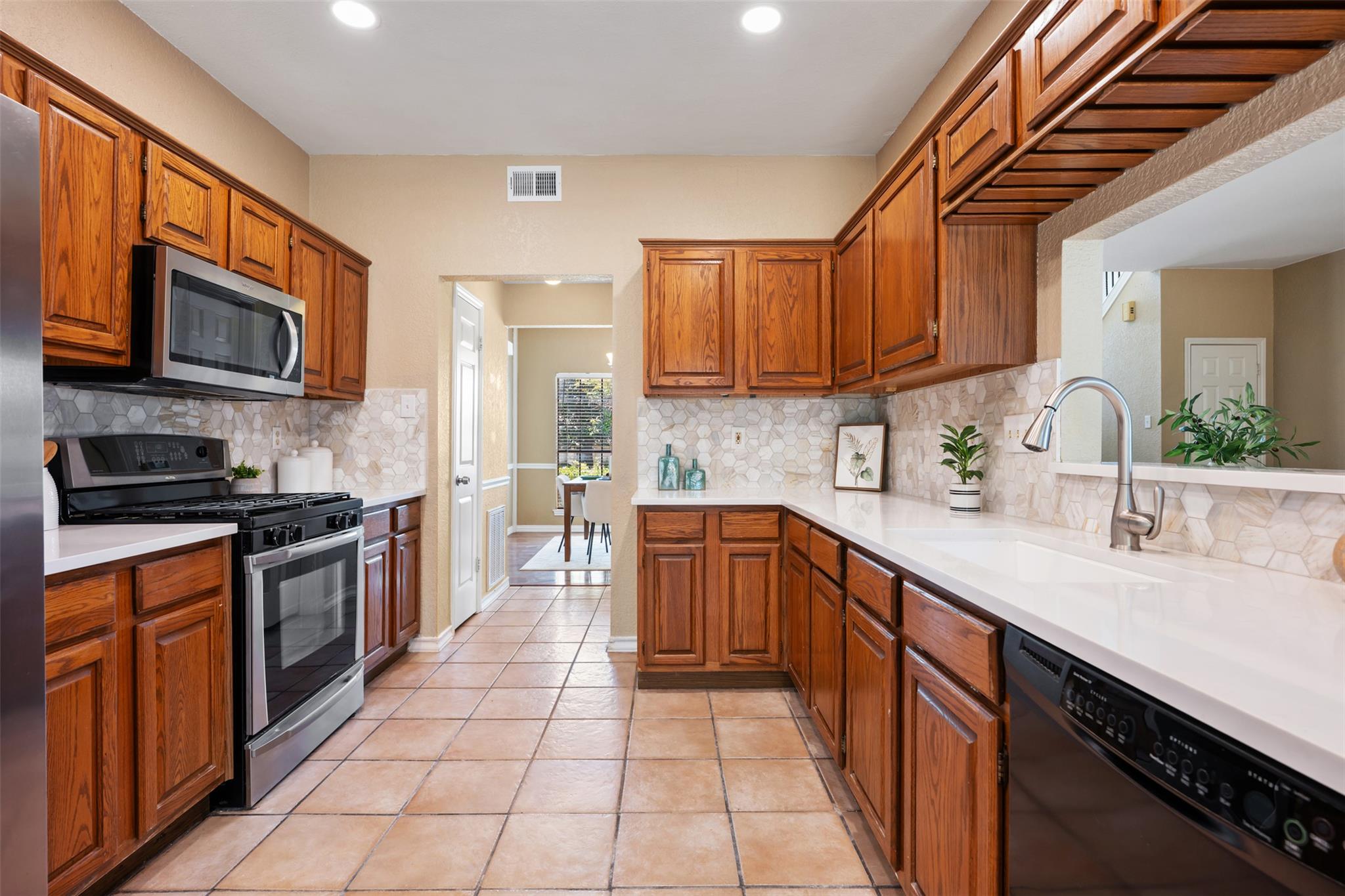 2148  Surrender Ave, photo 12