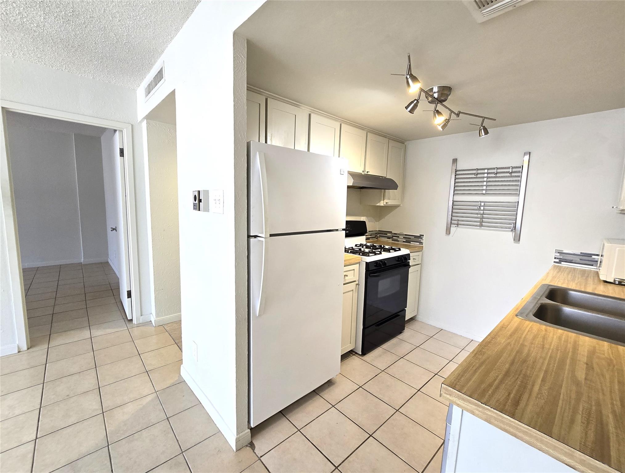 1800  Lavaca St  #A107, photo 3