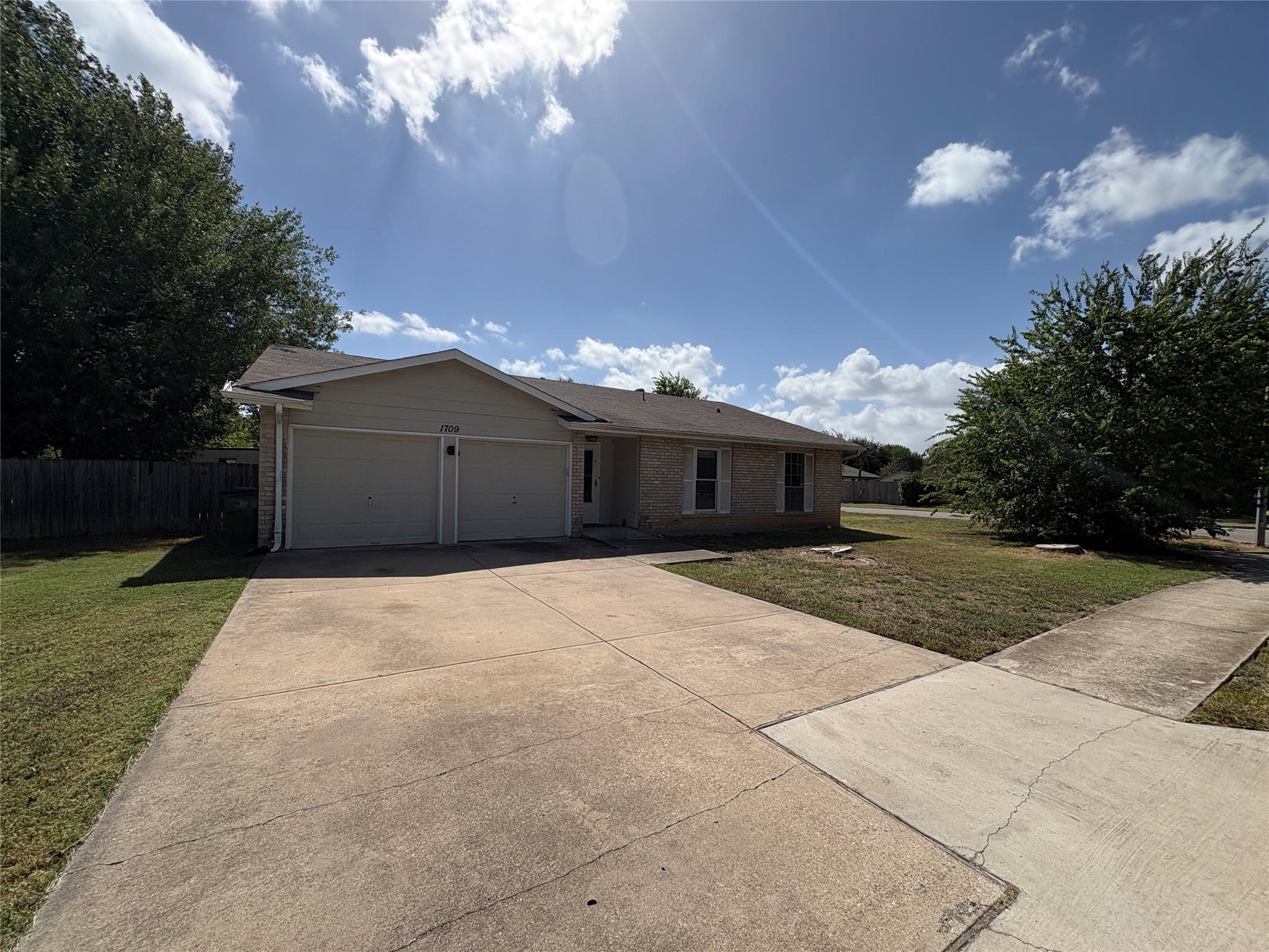 1709 W Mesa Park Dr, photo 3