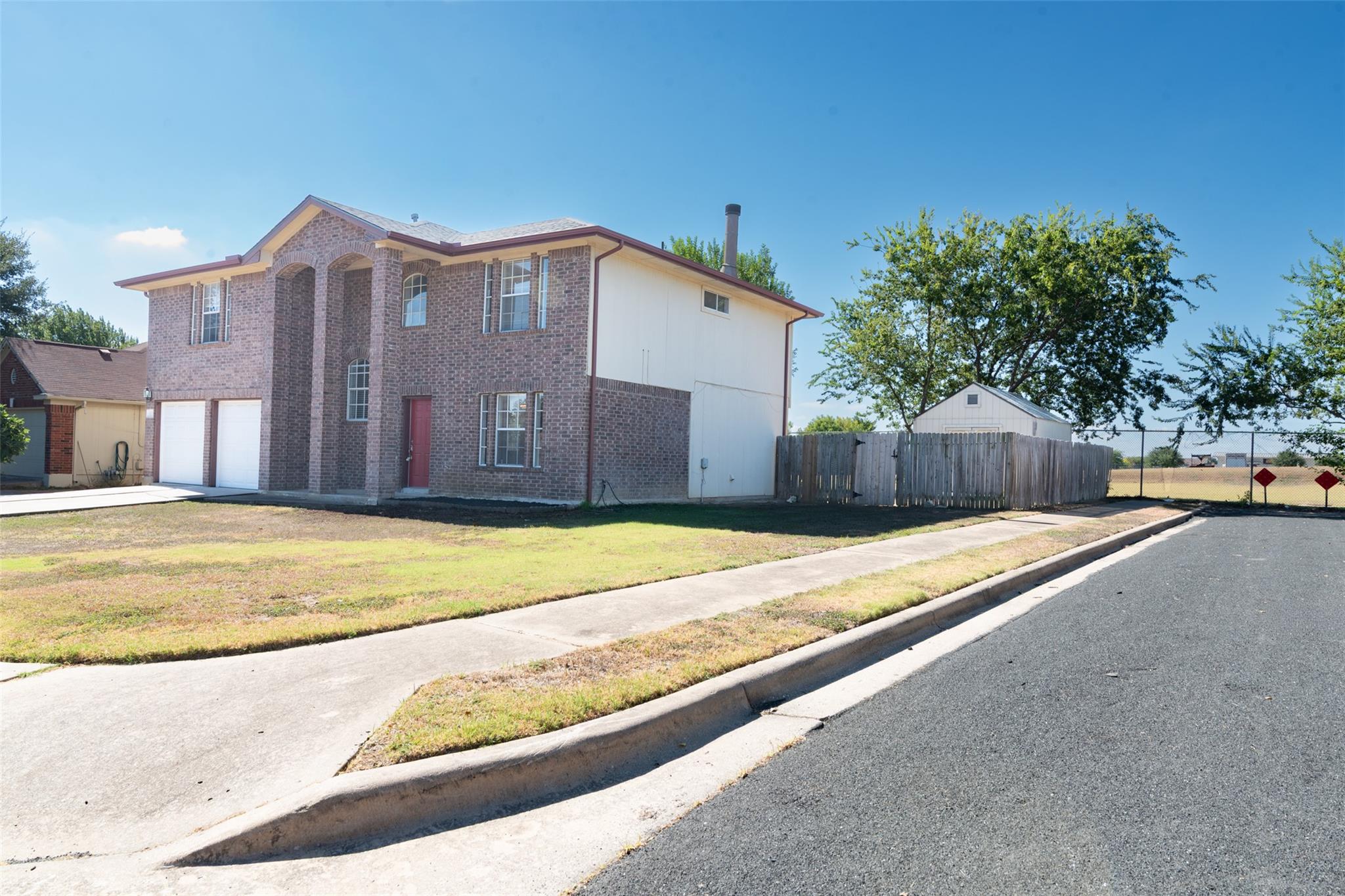 1601  Lantana Dr, photo 3