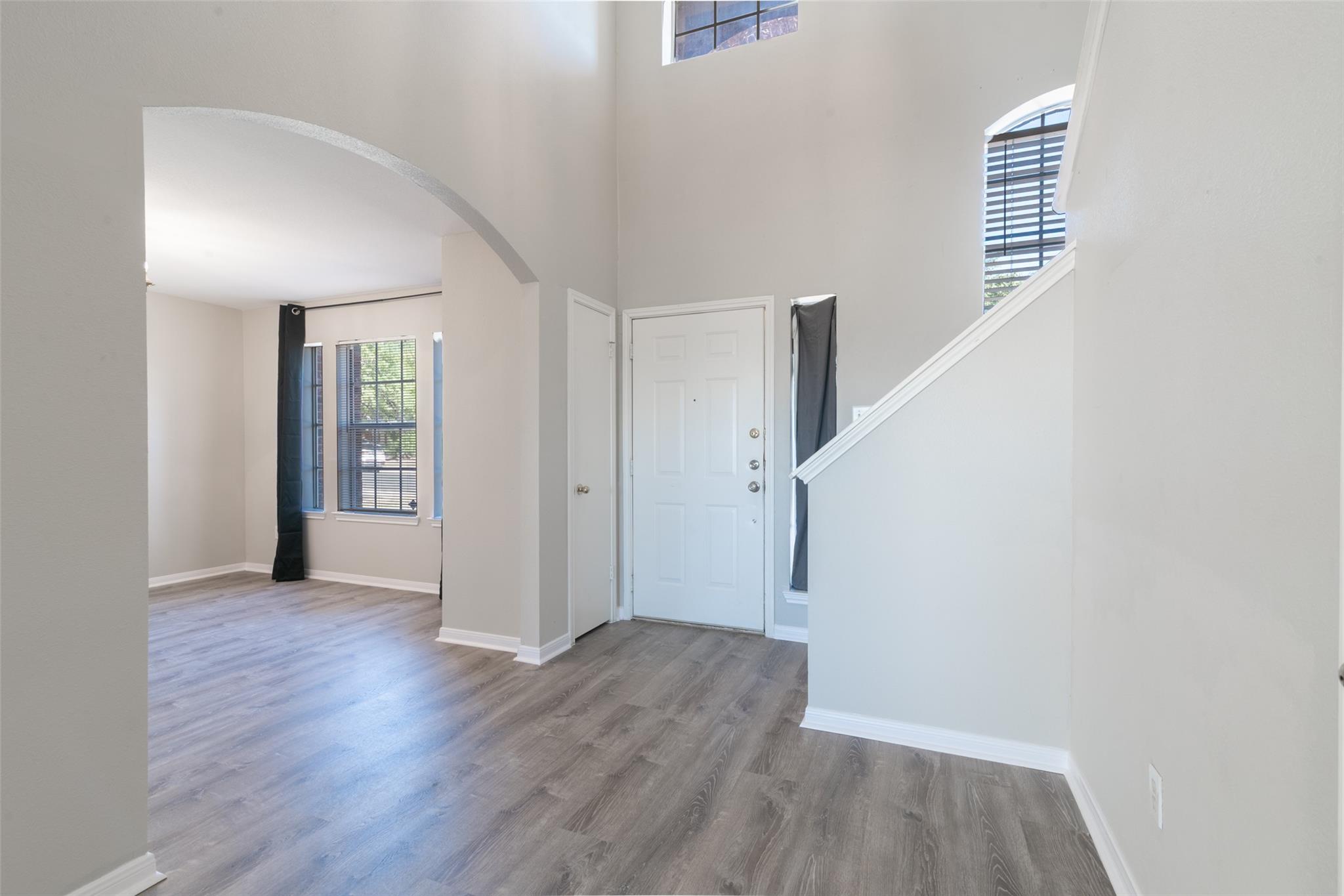 1601  Lantana Dr, photo 4