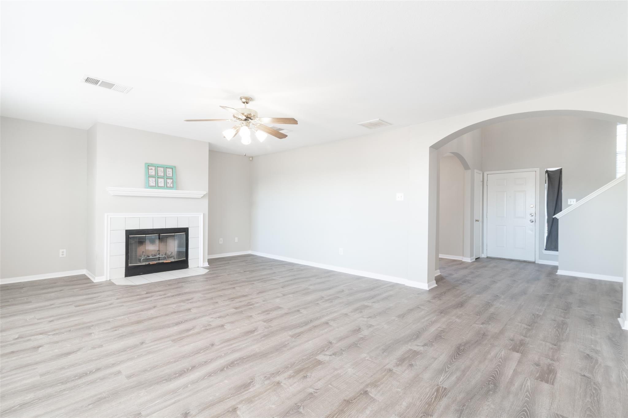 1601  Lantana Dr, photo 8