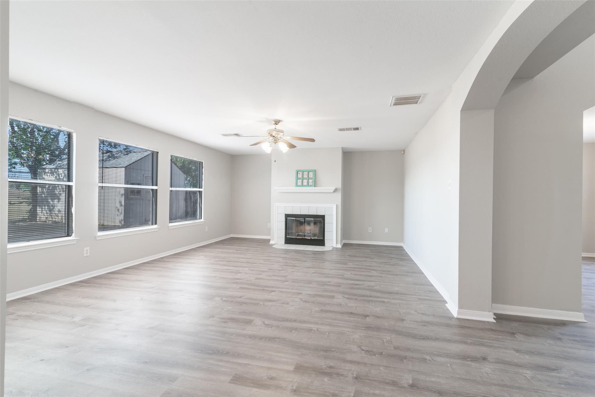 1601  Lantana Dr, photo 10