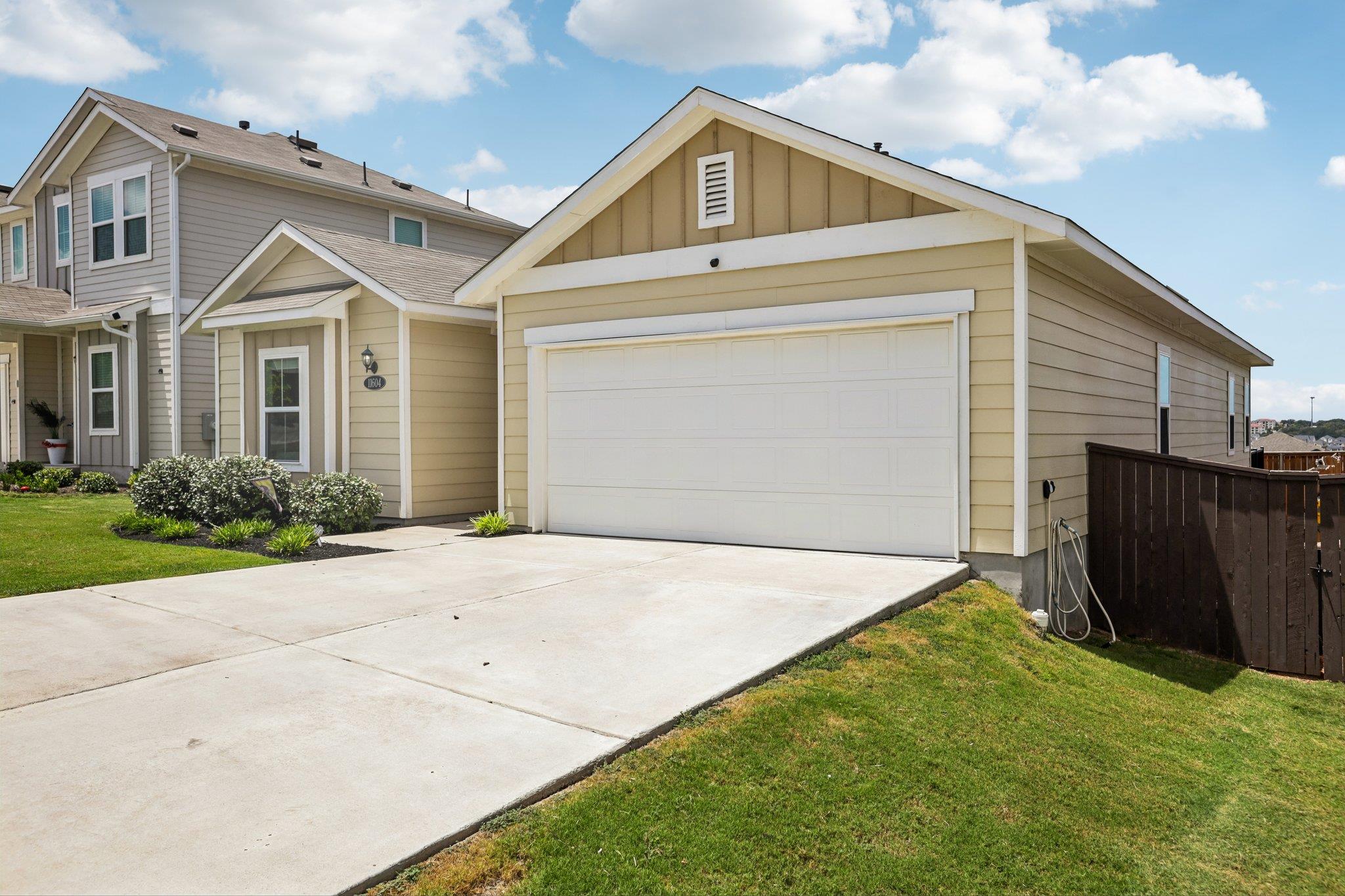 11604  Comano Dr, photo 3