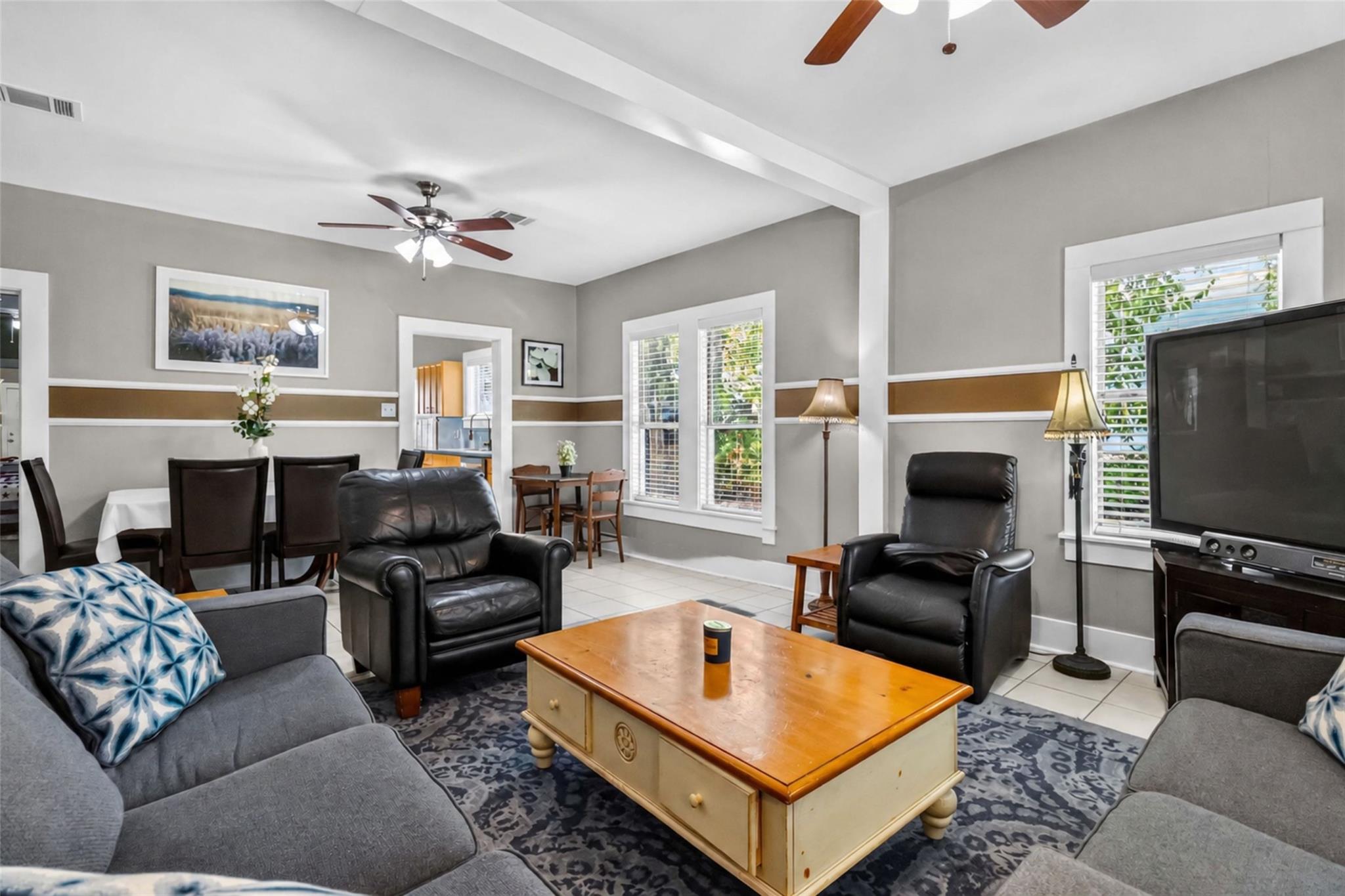 217 N Bishop St, photo 6