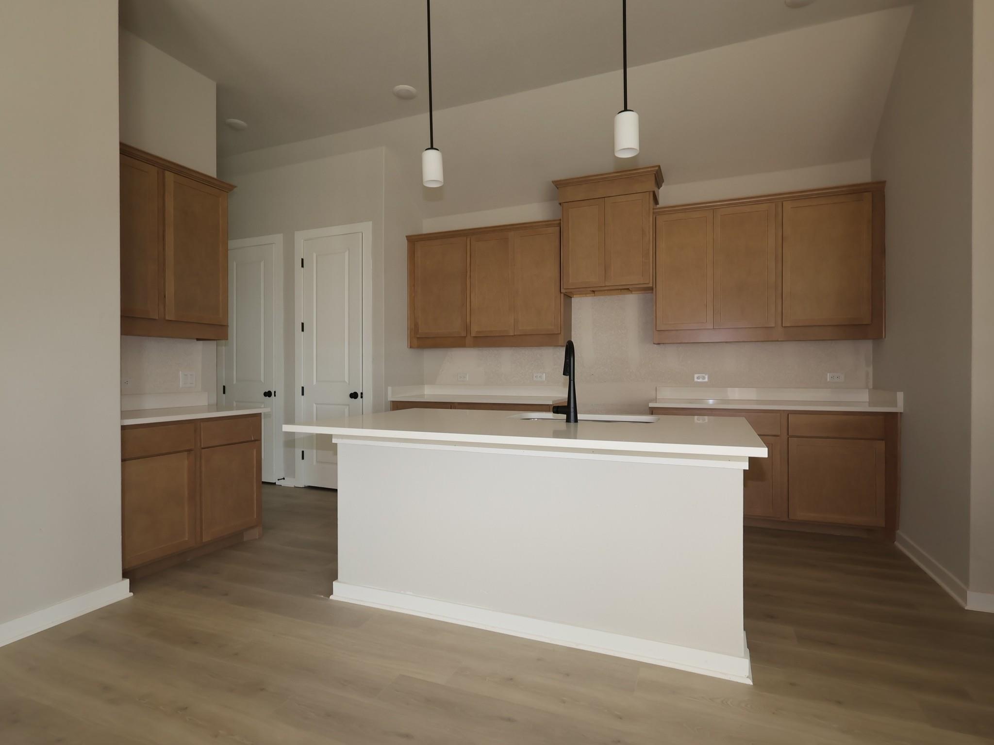 771  Clarissa St, photo 5