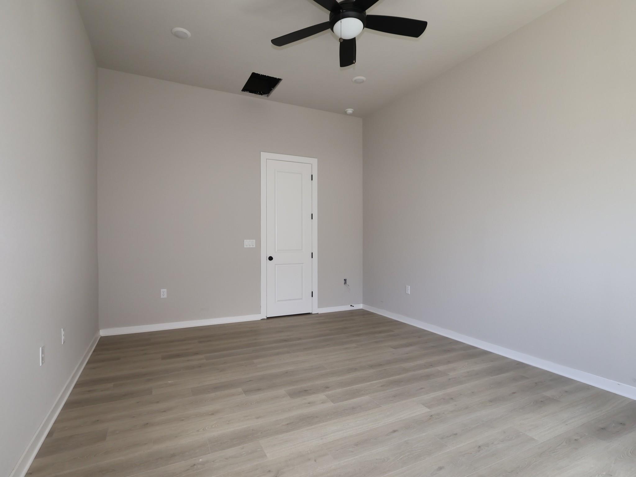 771  Clarissa St, photo 10