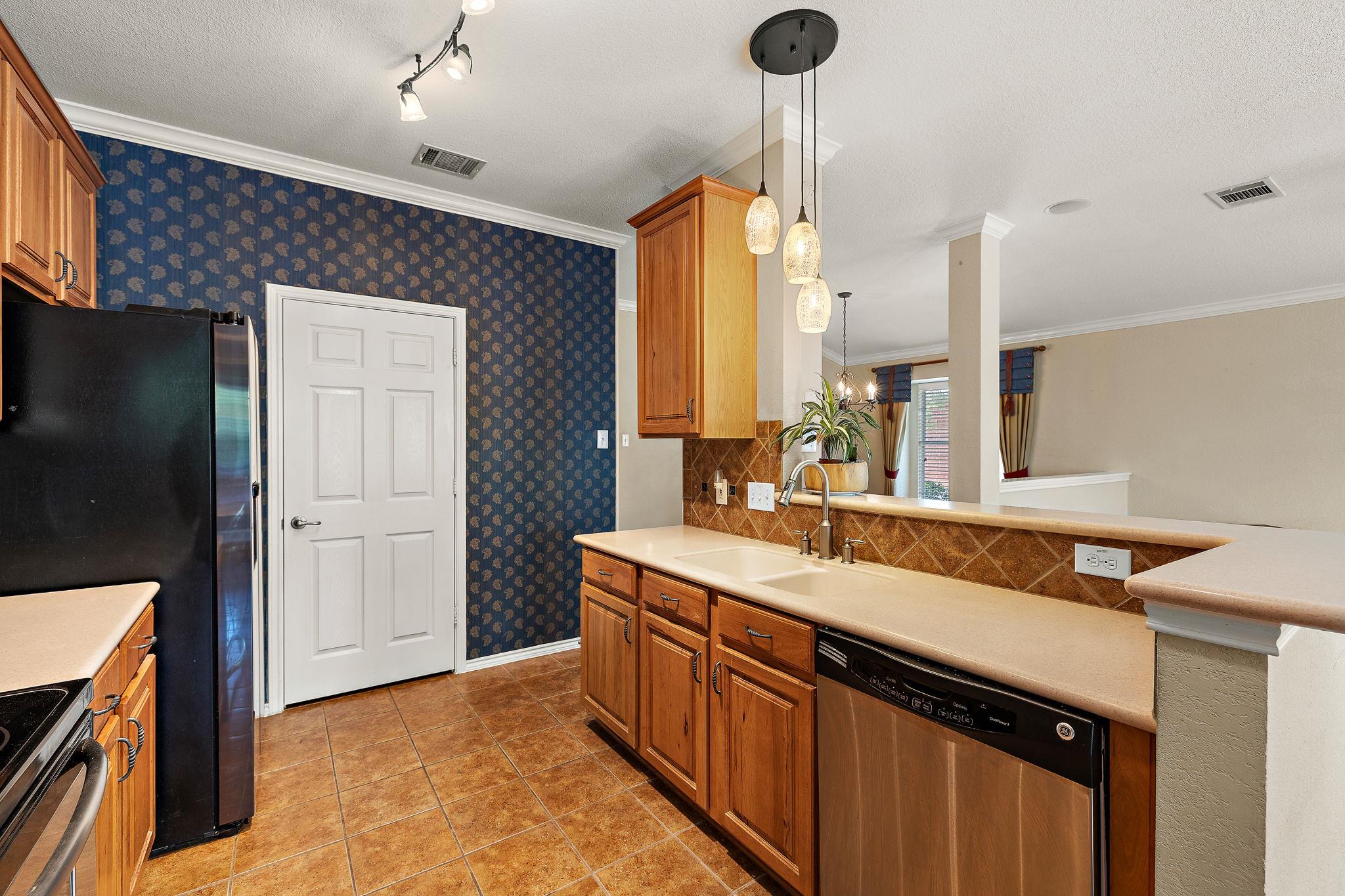 1105  SOUTH BROOK Dr, photo 6