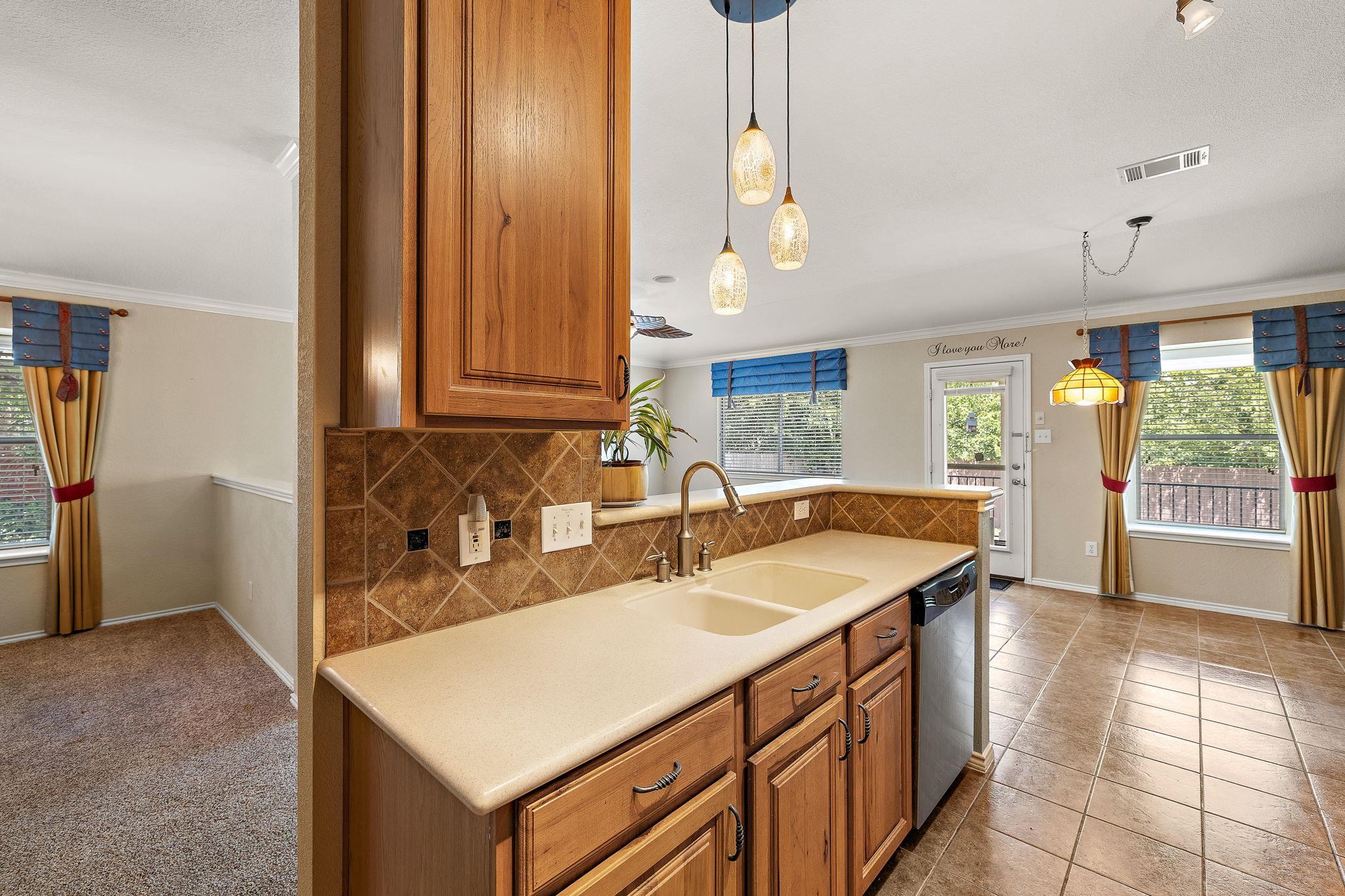 1105  SOUTH BROOK Dr, photo 8