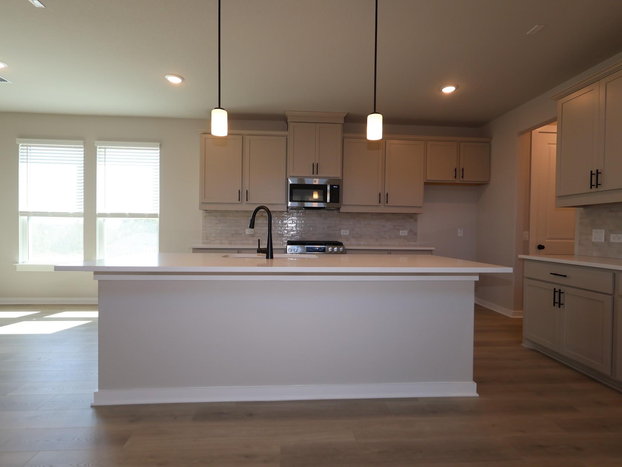761  Clarissa St, photo 5
