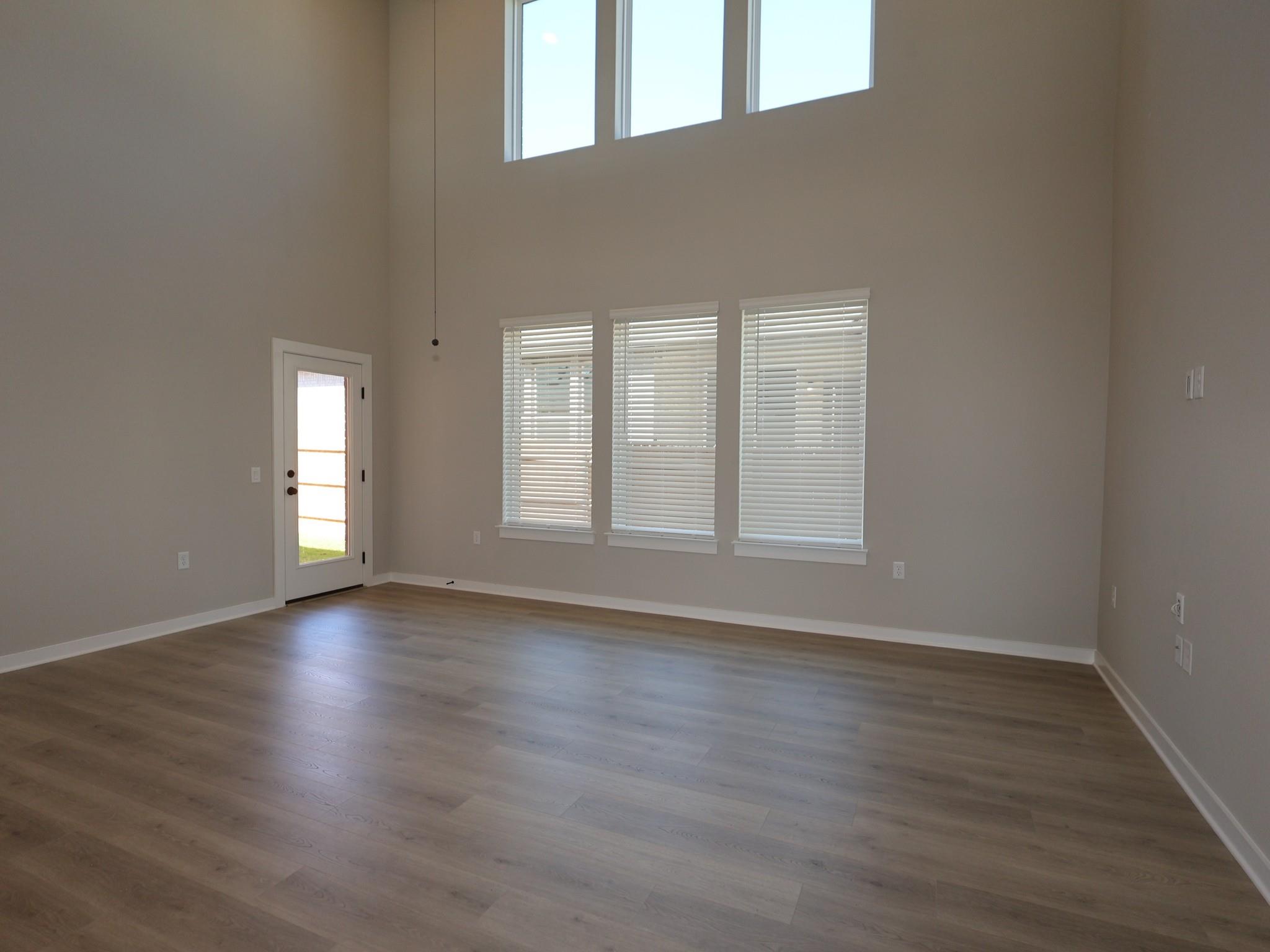 761  Clarissa St, photo 7