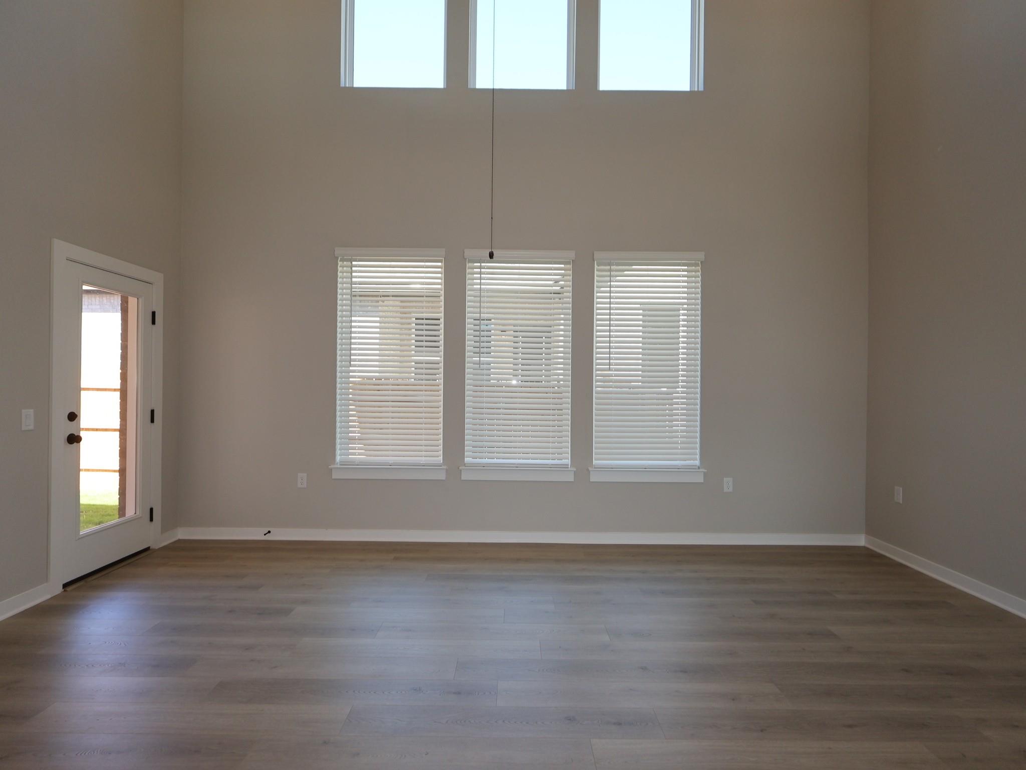 761  Clarissa St, photo 8