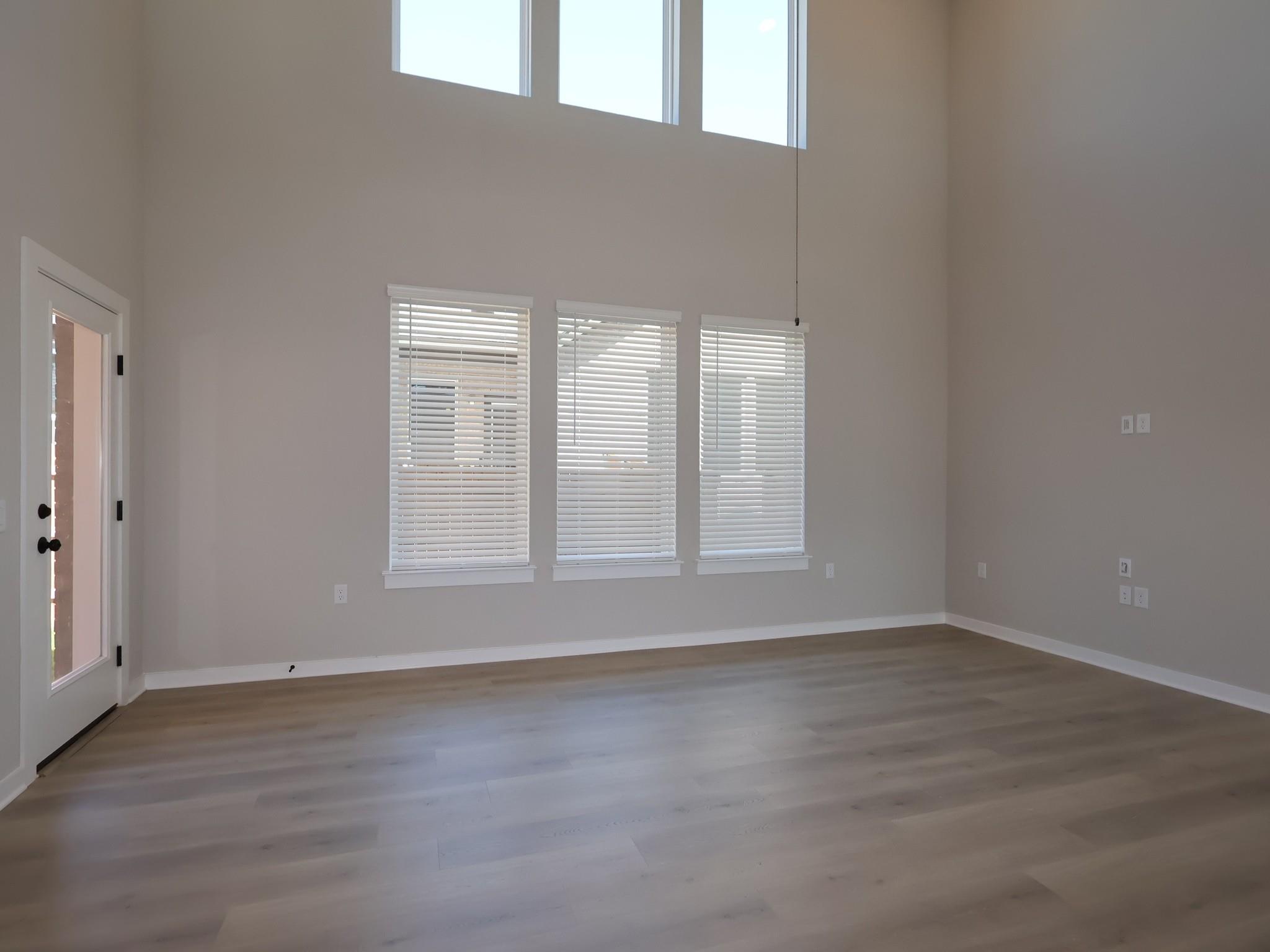 761  Clarissa St, photo 9