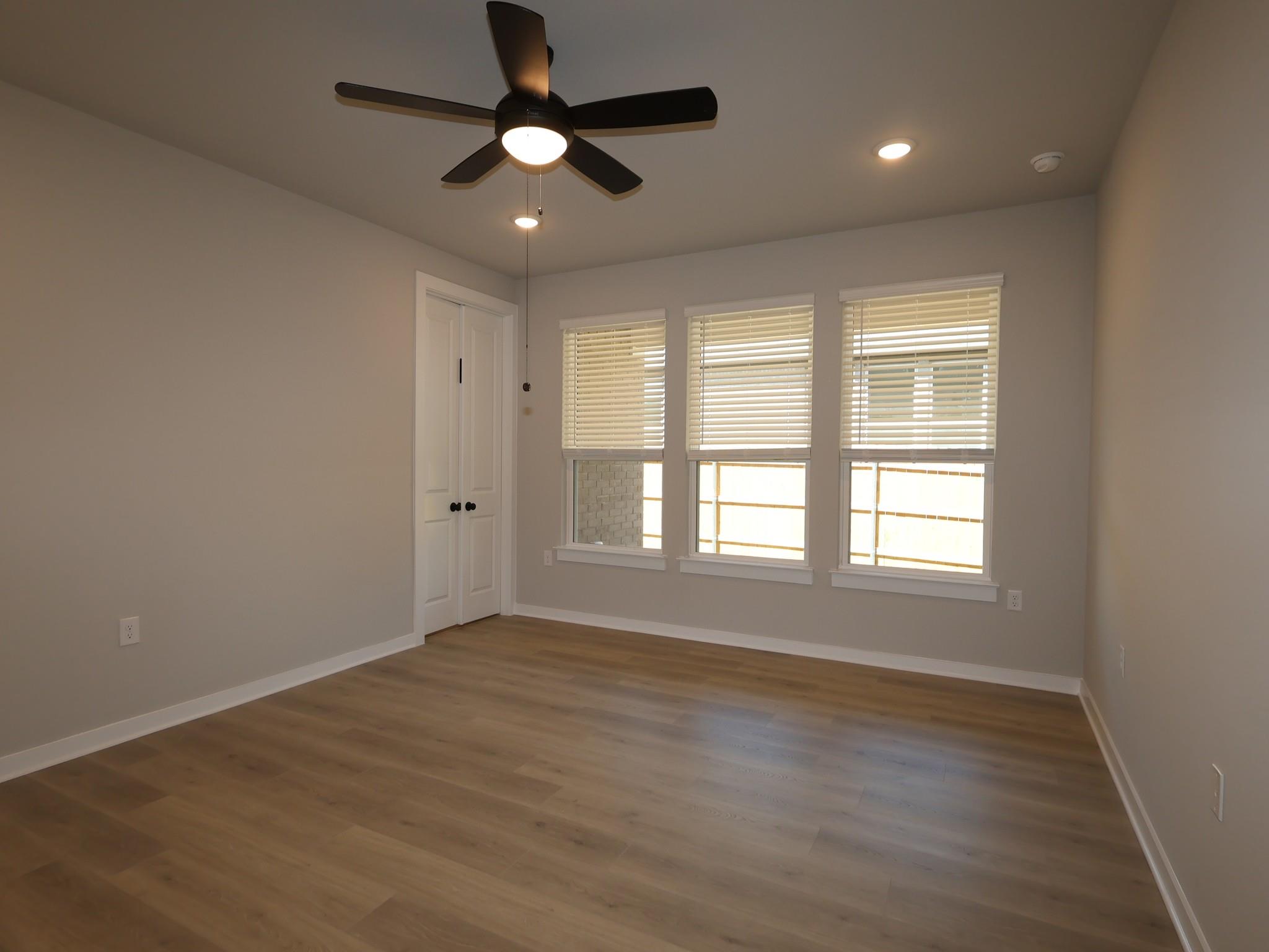 761  Clarissa St, photo 10