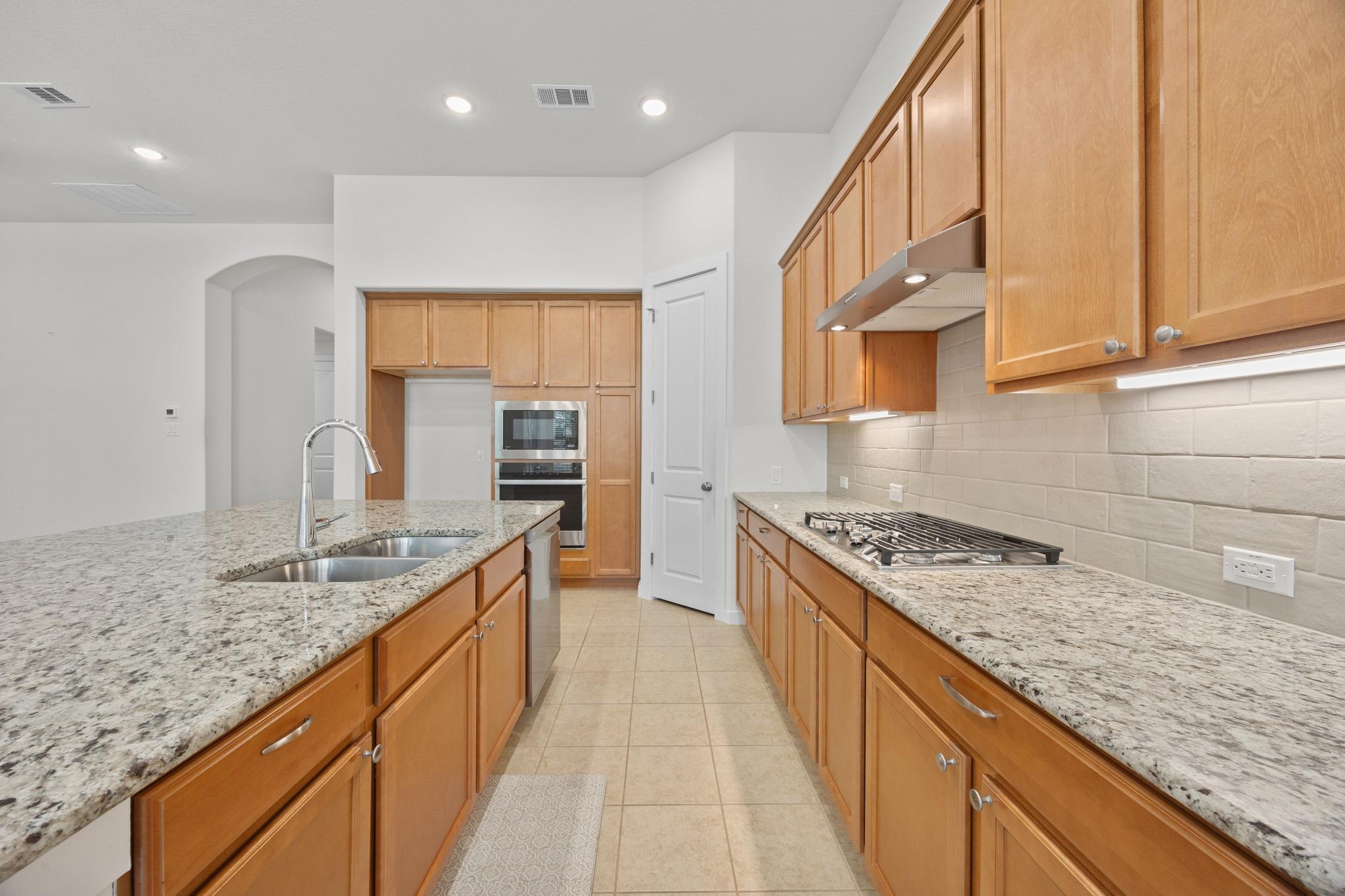 712  Whitetail Dr, photo 10
