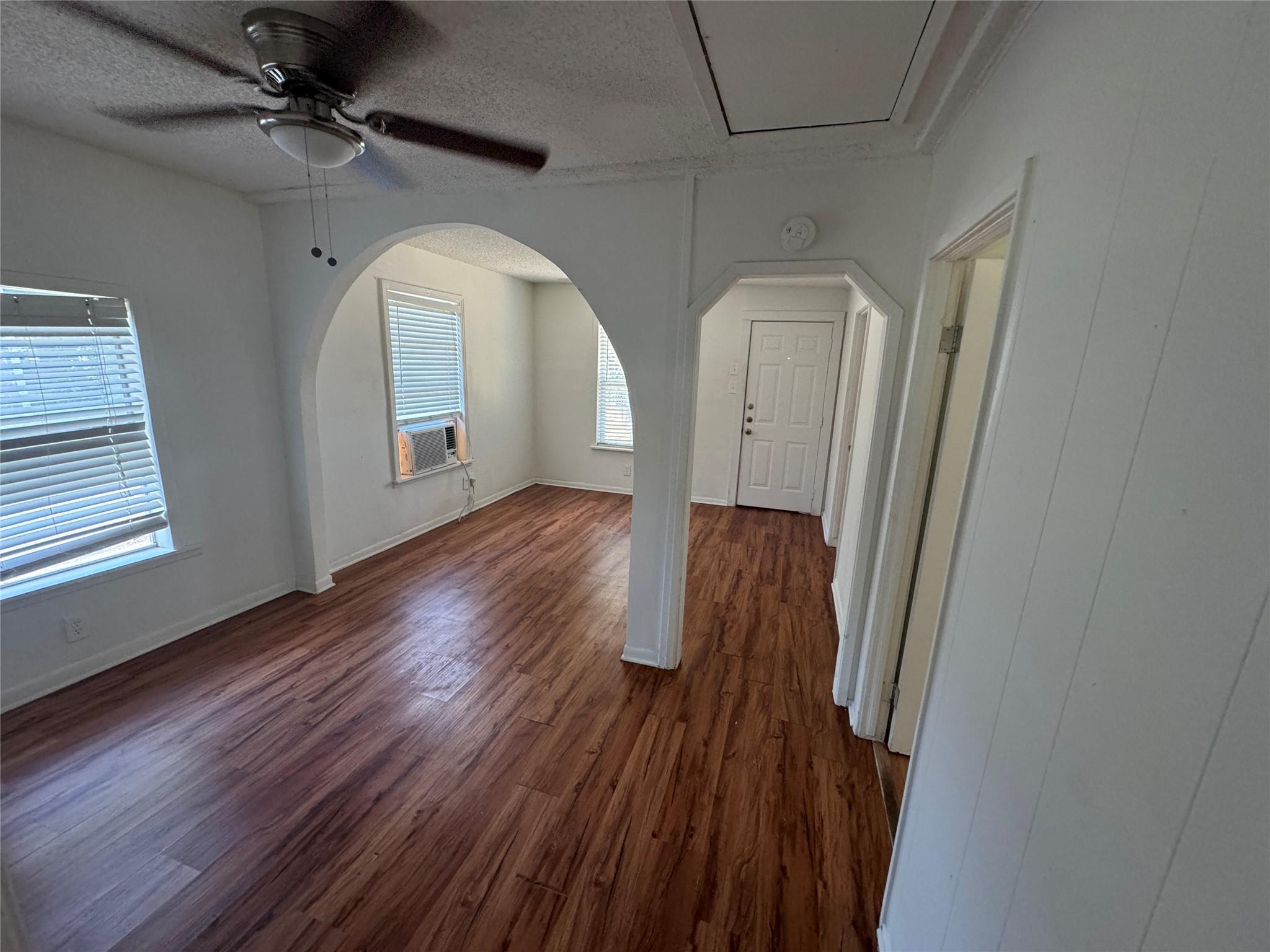 1133  Saucedo St, photo 4