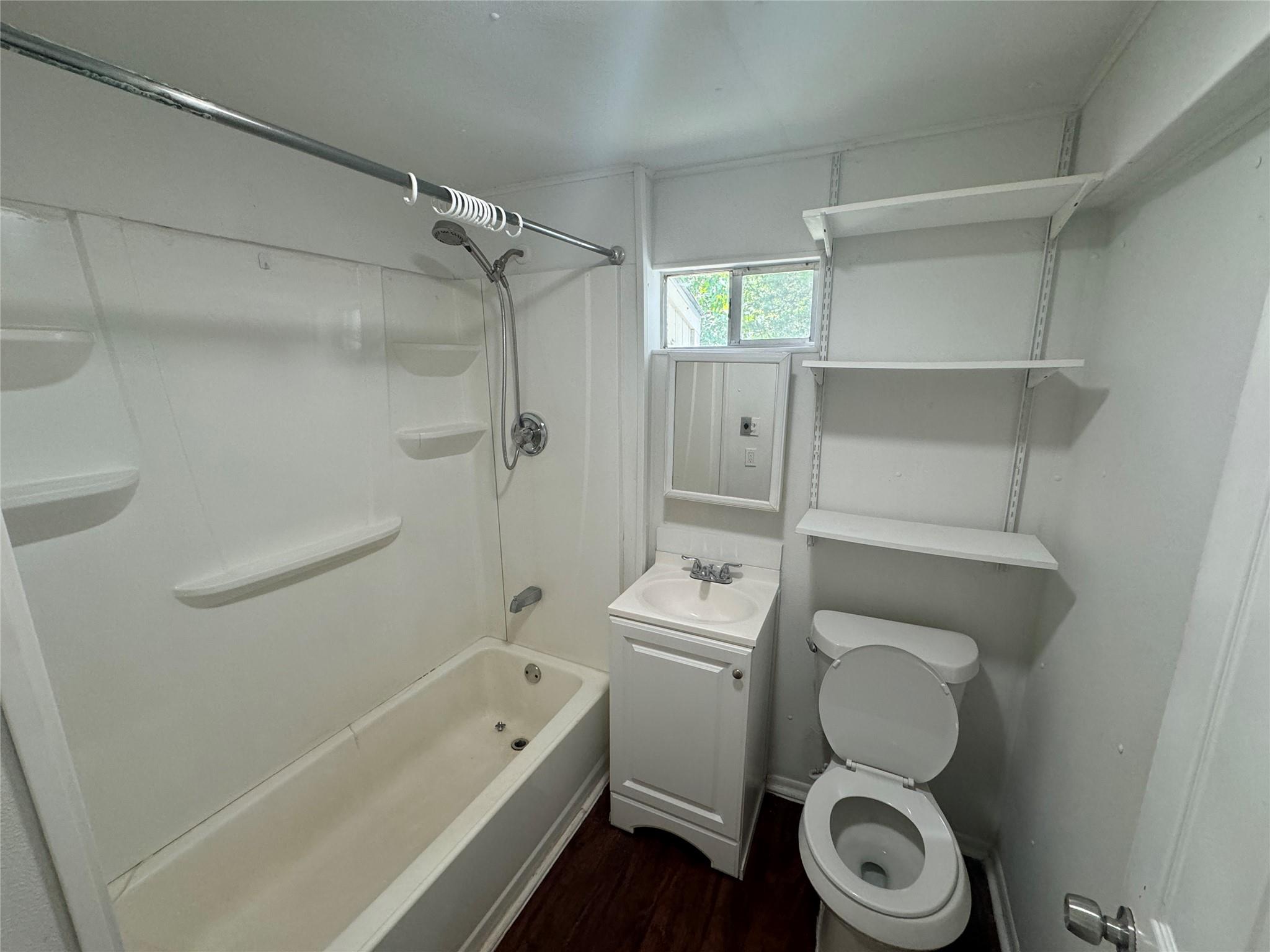1133  Saucedo St, photo 10