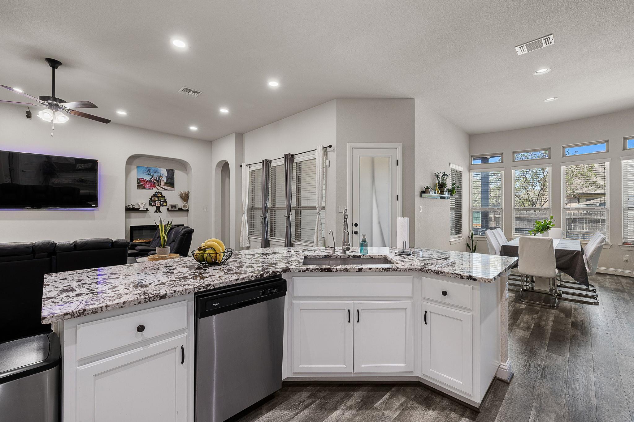 3517  Tree Swallow Way, photo 10
