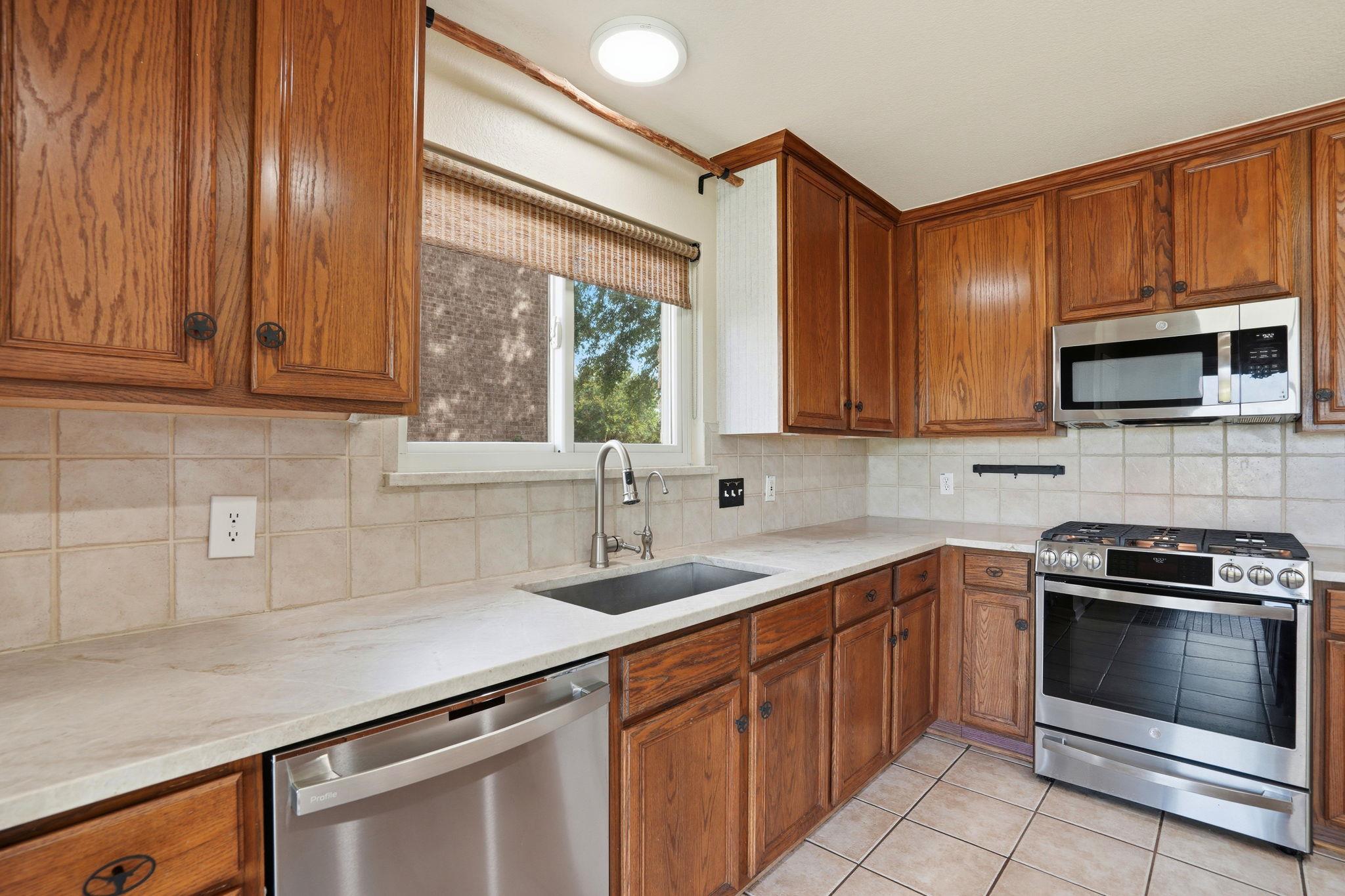 2801  Butler National Dr, photo 12