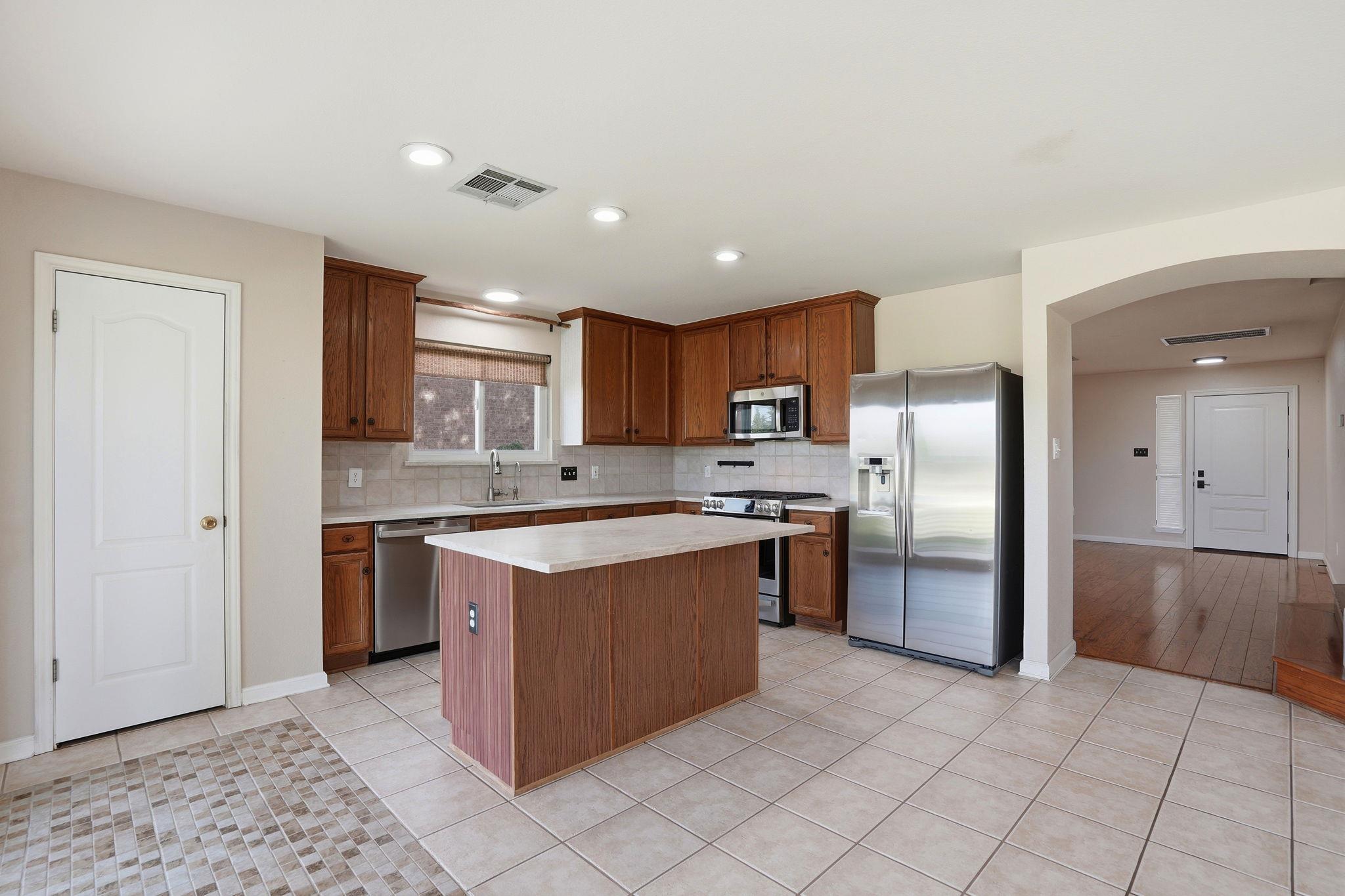 2801  Butler National Dr, photo 8