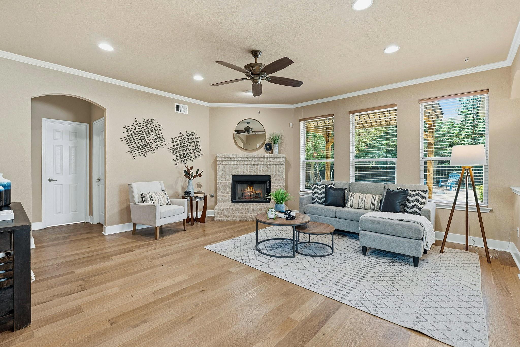 9716  Pasatiempo Dr, photo 2